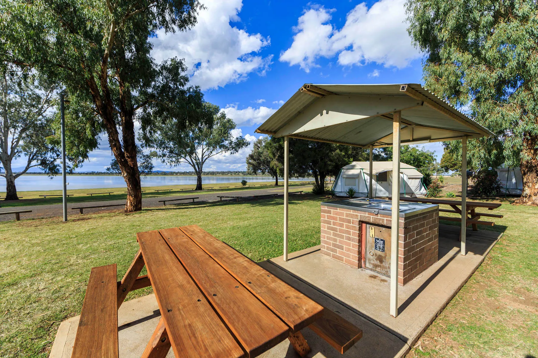 Lake Keepit - BBQ & Seating