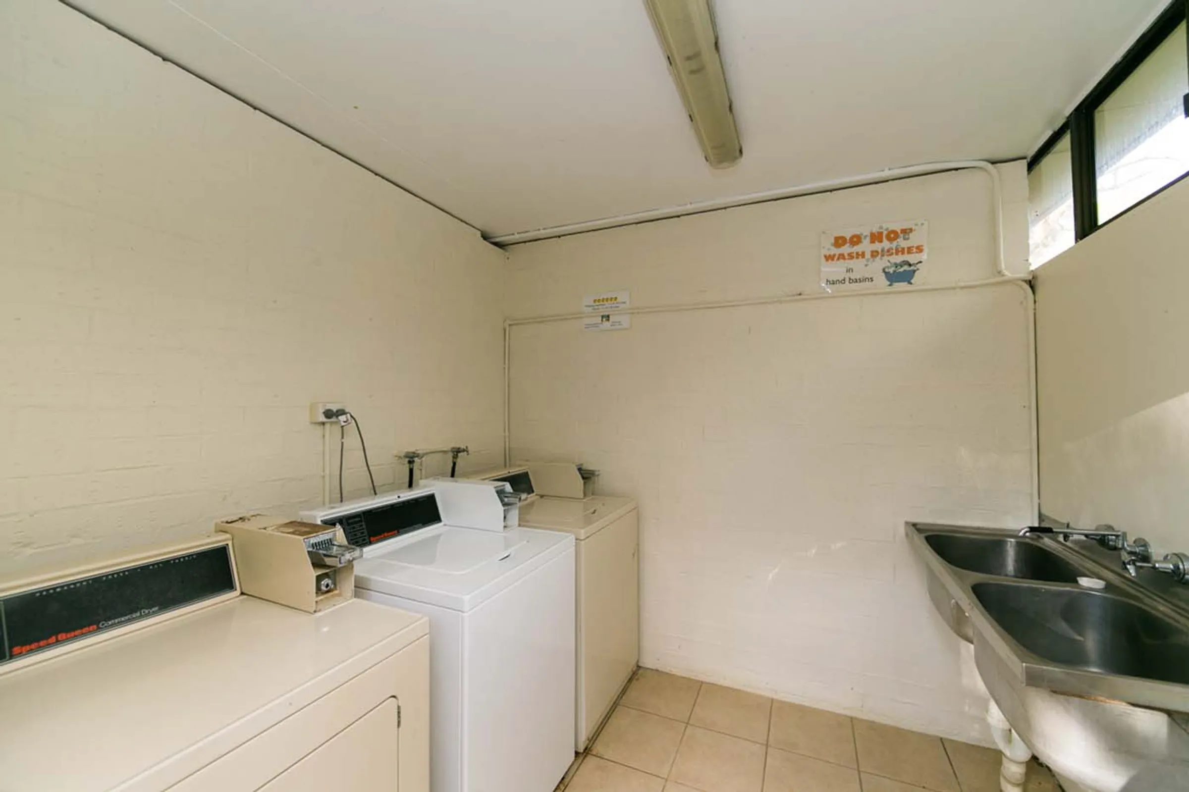 Burrinjuck Waters laundry