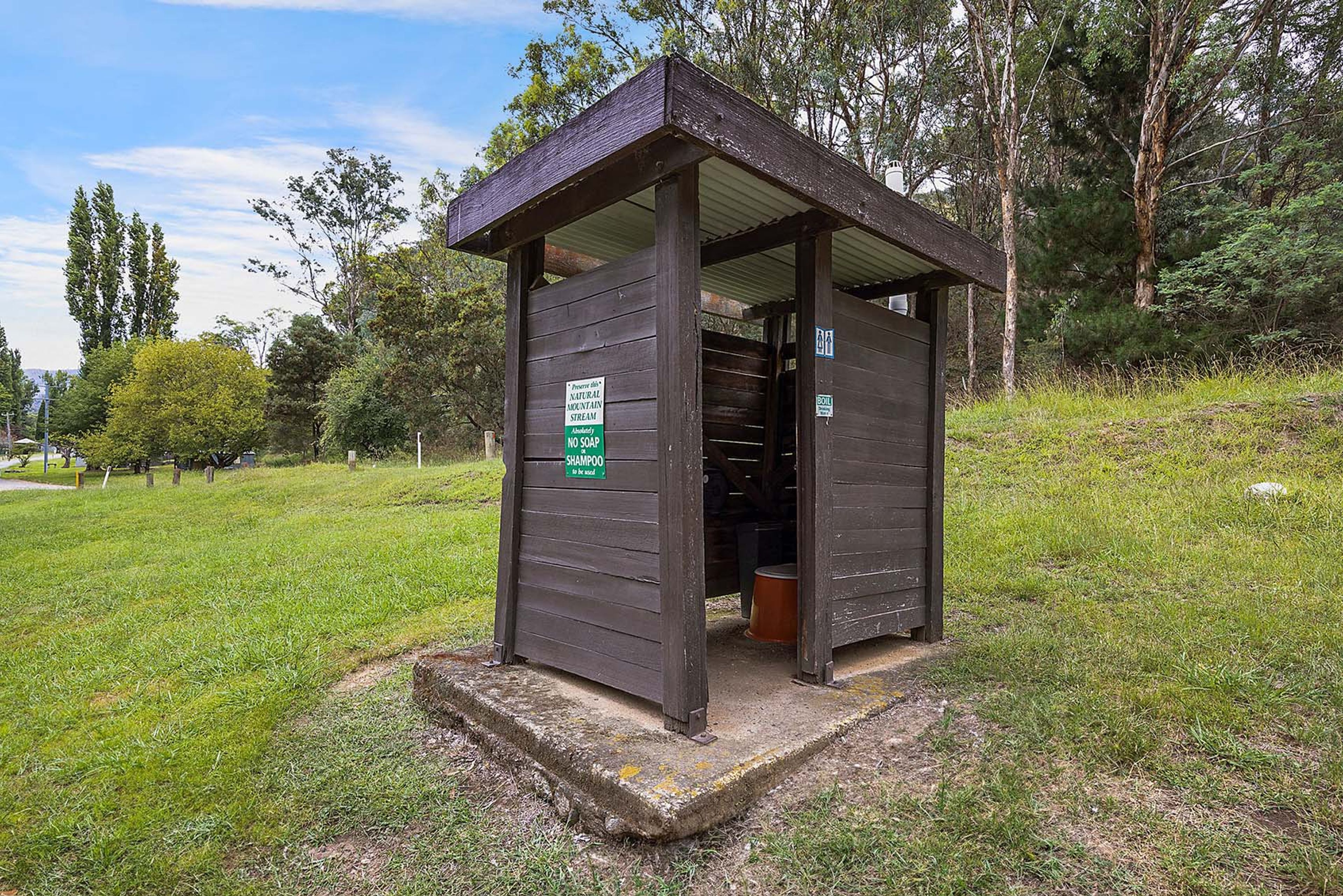 Wee Jasper - Swinging Bridge Reserve - Amenities