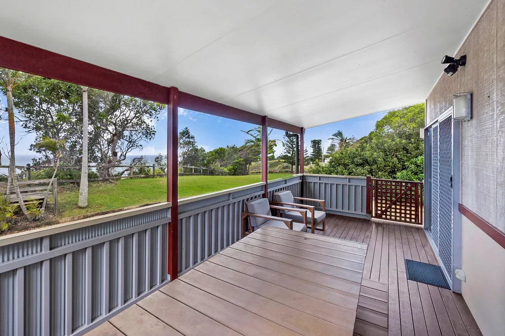 Nambucca Heads - Deluxe Cabin - Sleeps 5 Dog Frien