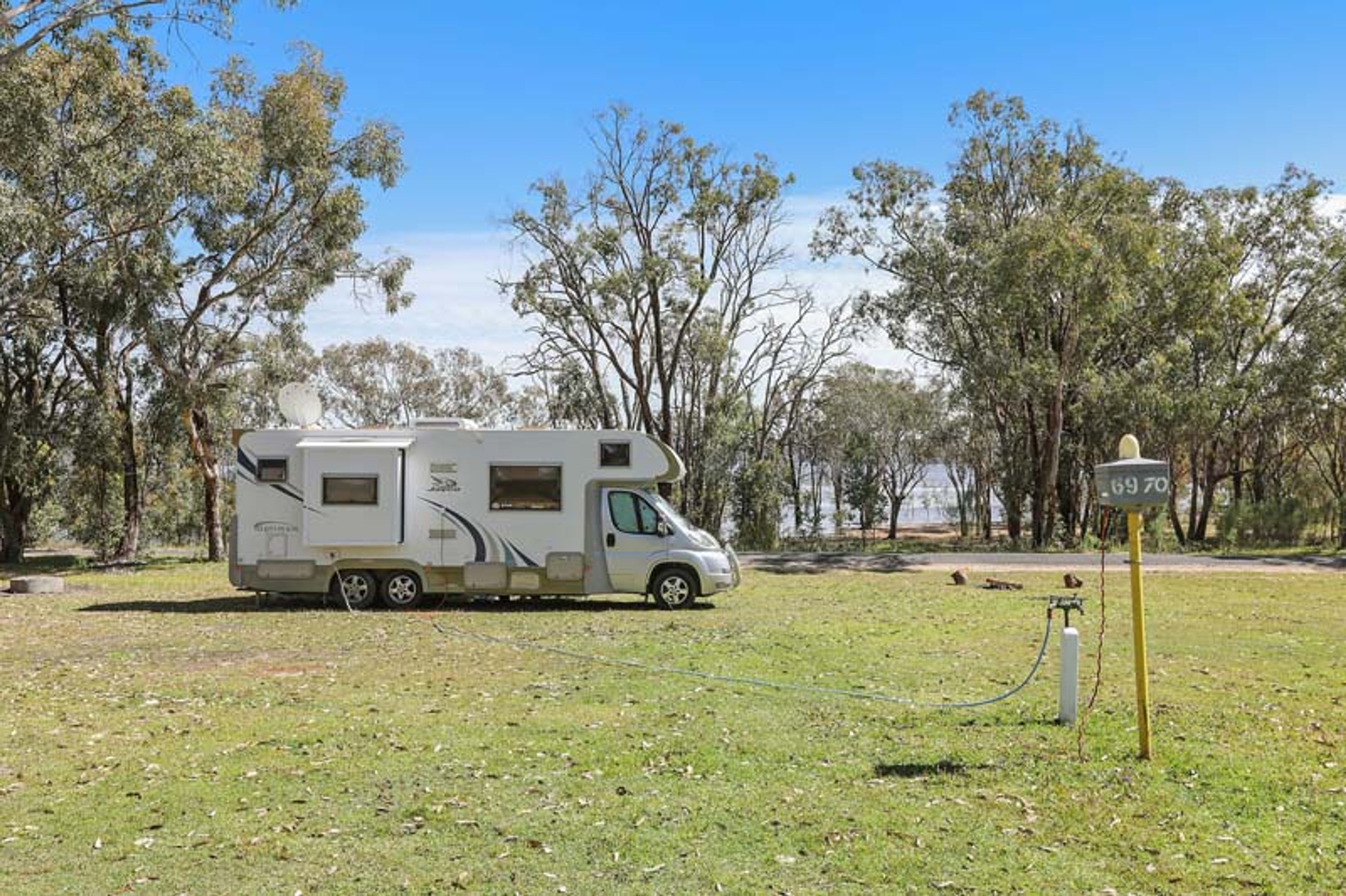 Copeton Waters - Standard Powered Site - With Van