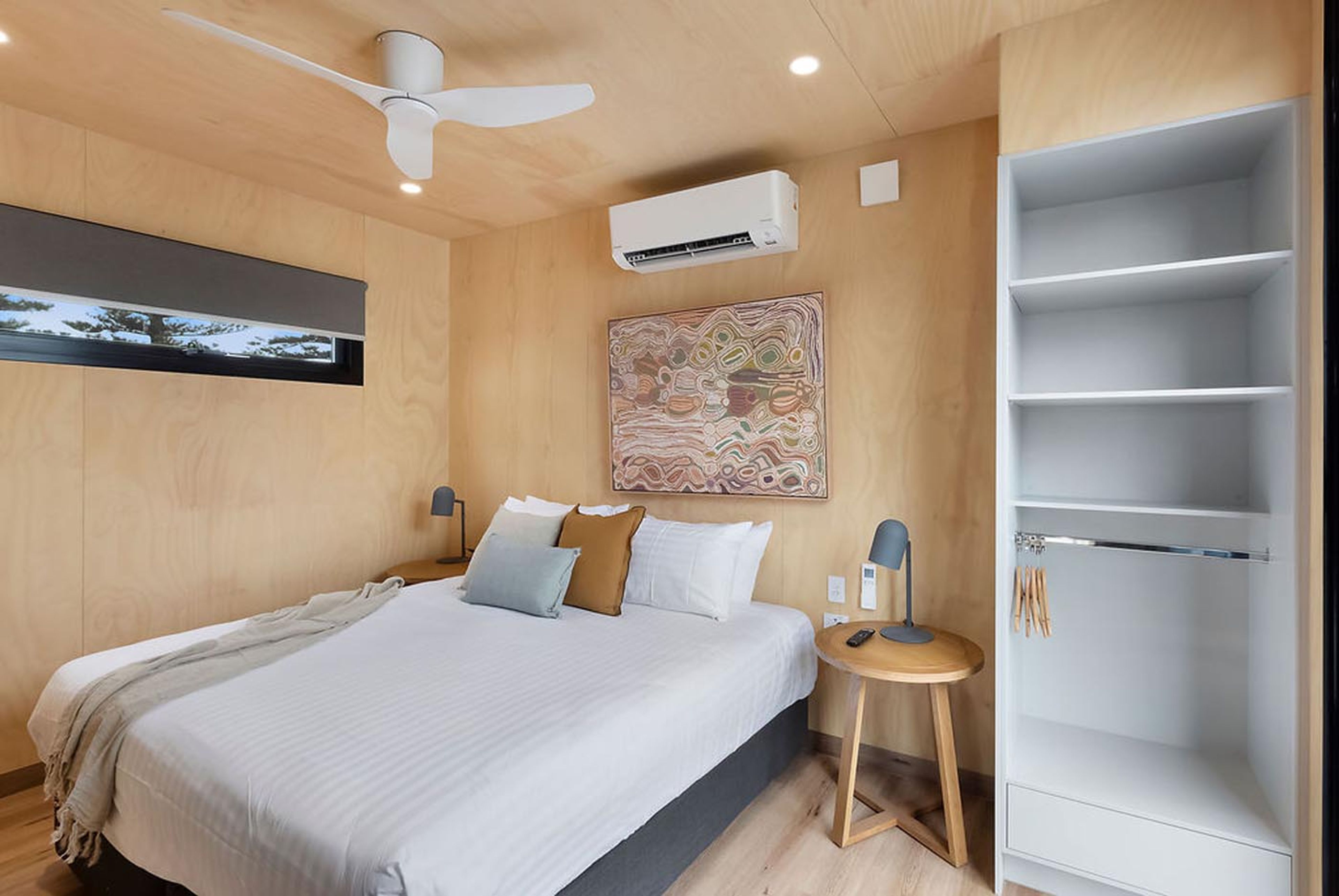 Hawks Nest Superior Villa  - Accessible - main bedroom