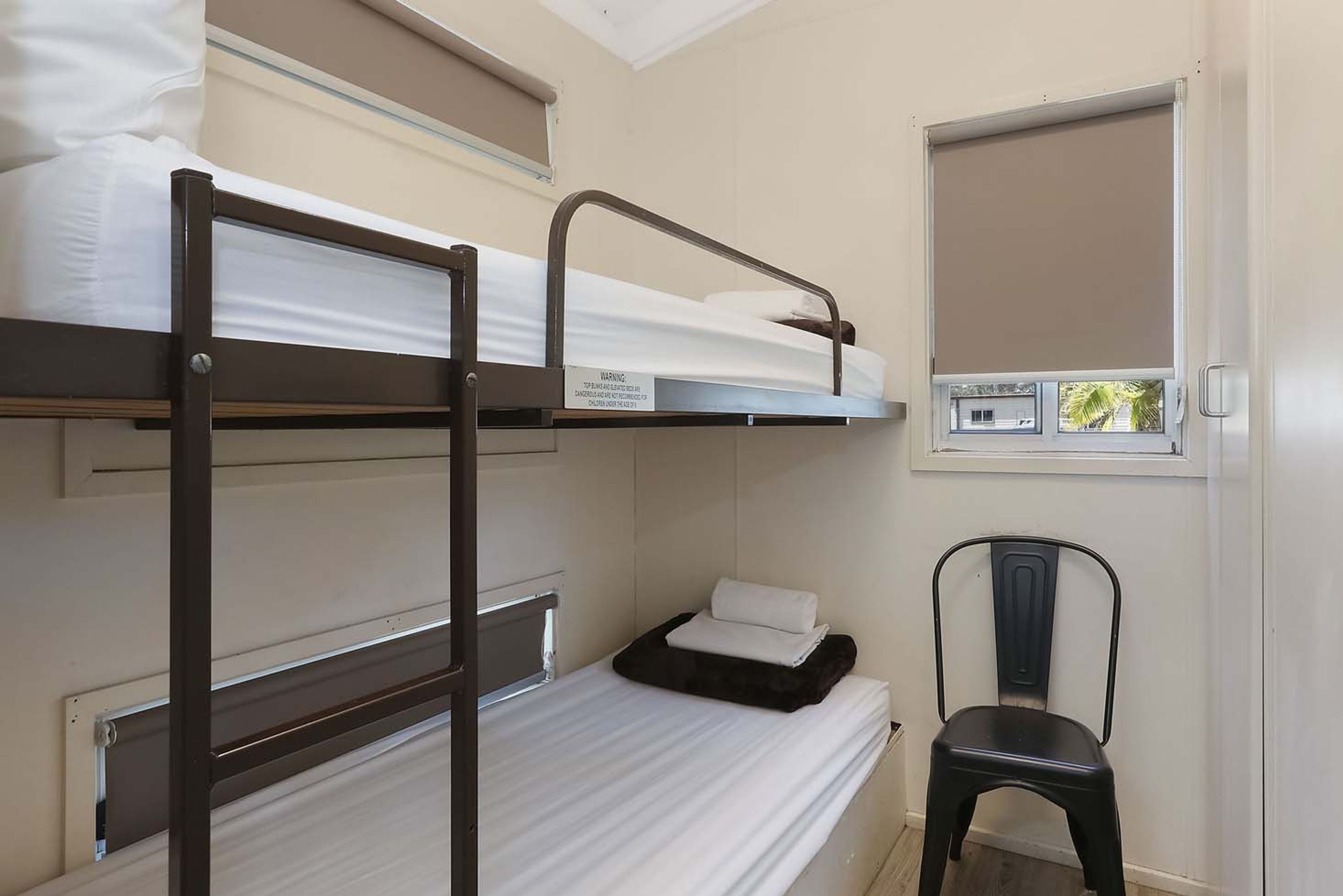 Coffs Harbour - Standard cabin sleeps 4 - bed 2 bu