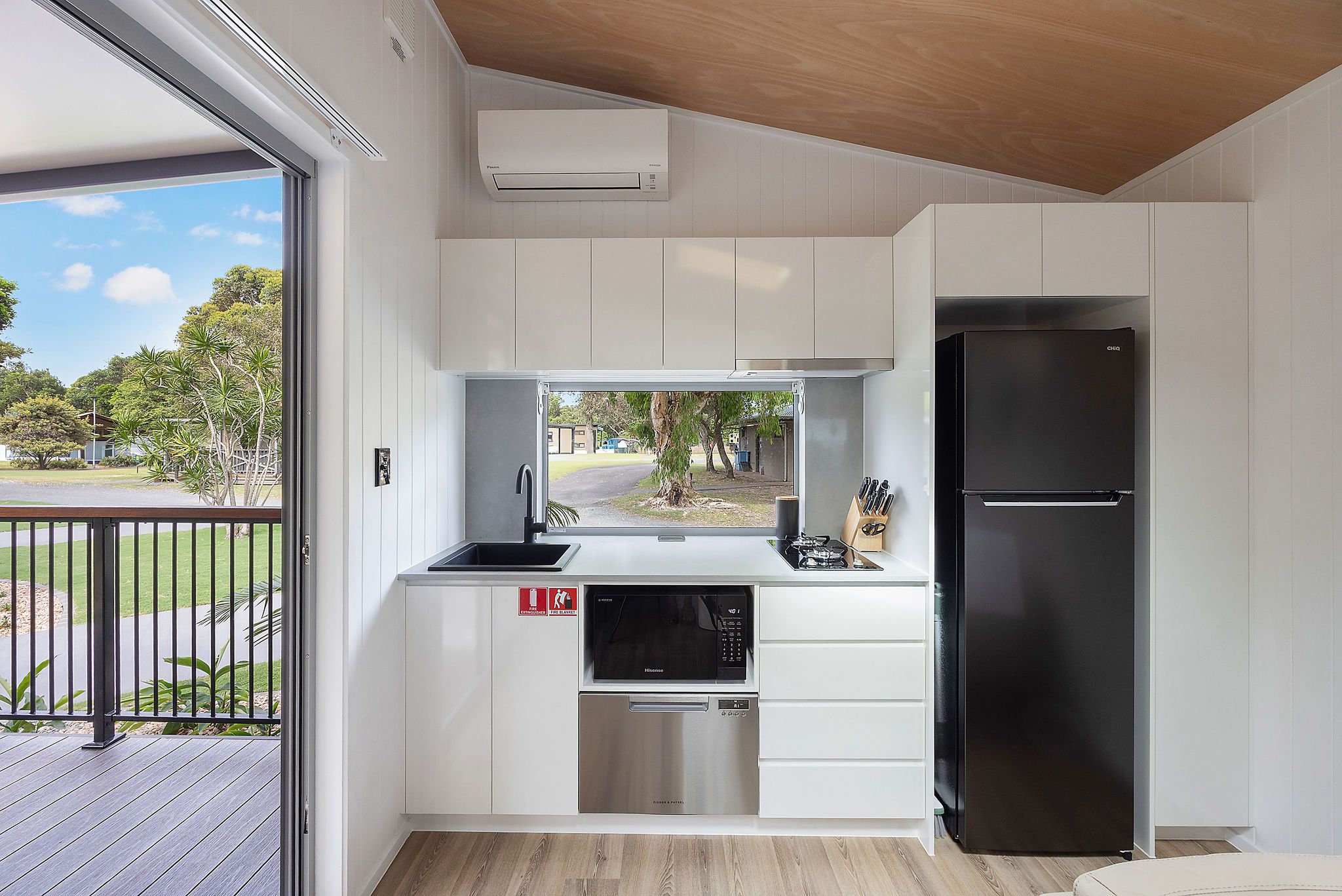 Lennox Head - tiny home sleeps 4 - kitchen