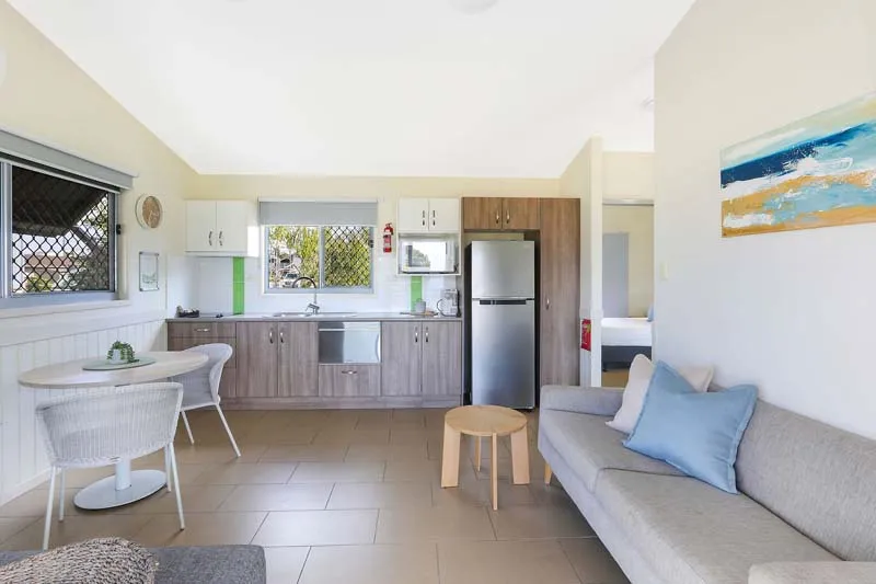 Lennox Head - Deluxe Cabin - Sleep 2 - Living