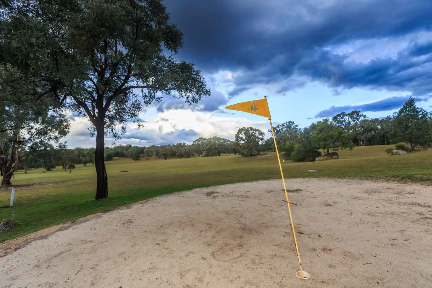 Golfing at Copeton Waters