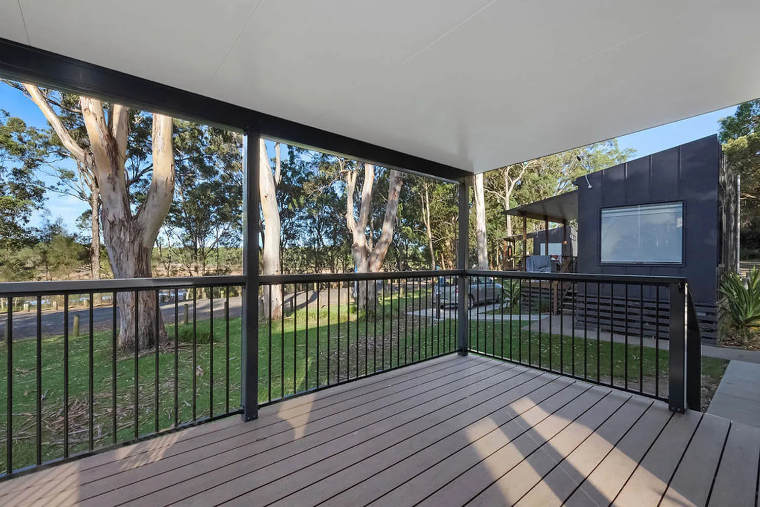 Moonee Beach - Premium Tiny Home - Sleeps 2 - Dog 