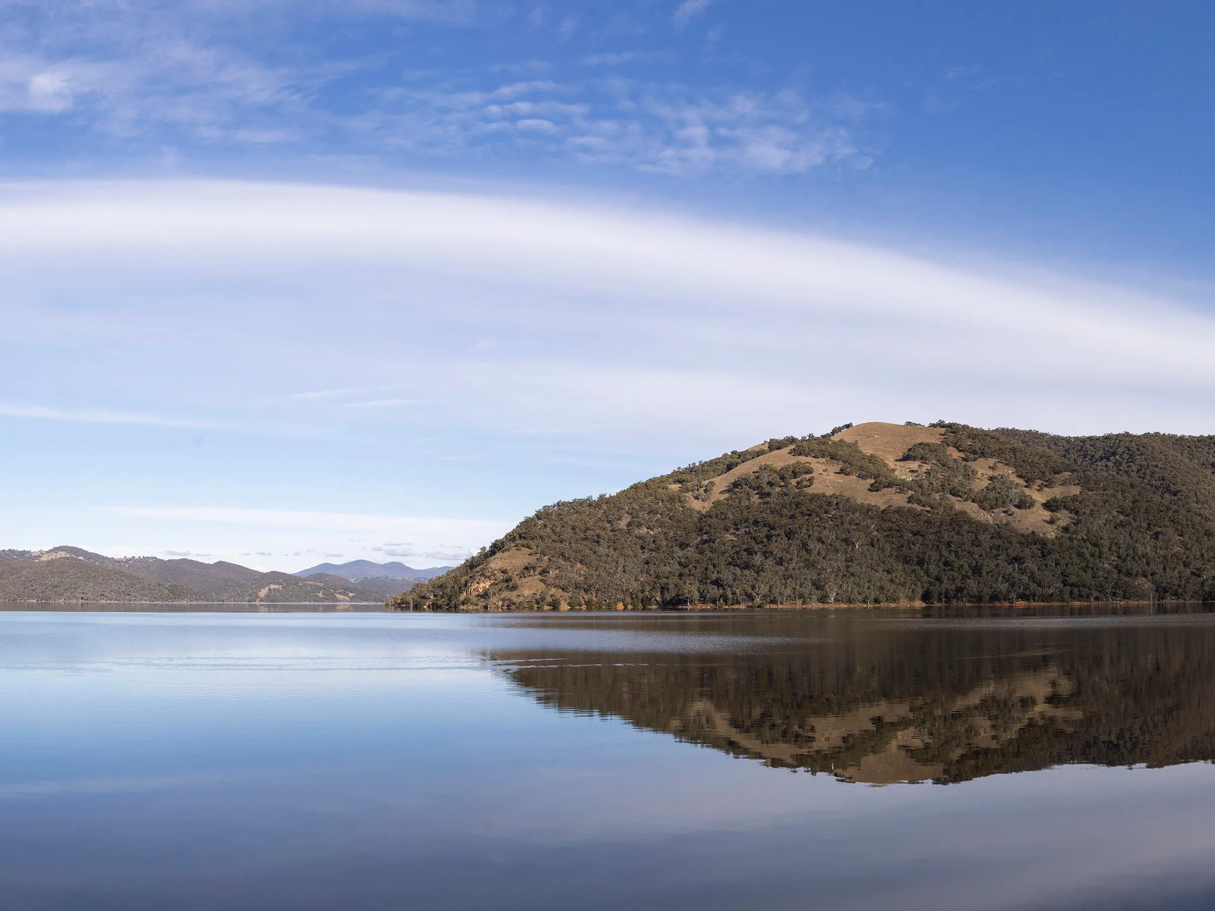 Reflections Holidays Burrinjuck Waters holiday & caravan park Murrumbidgee River