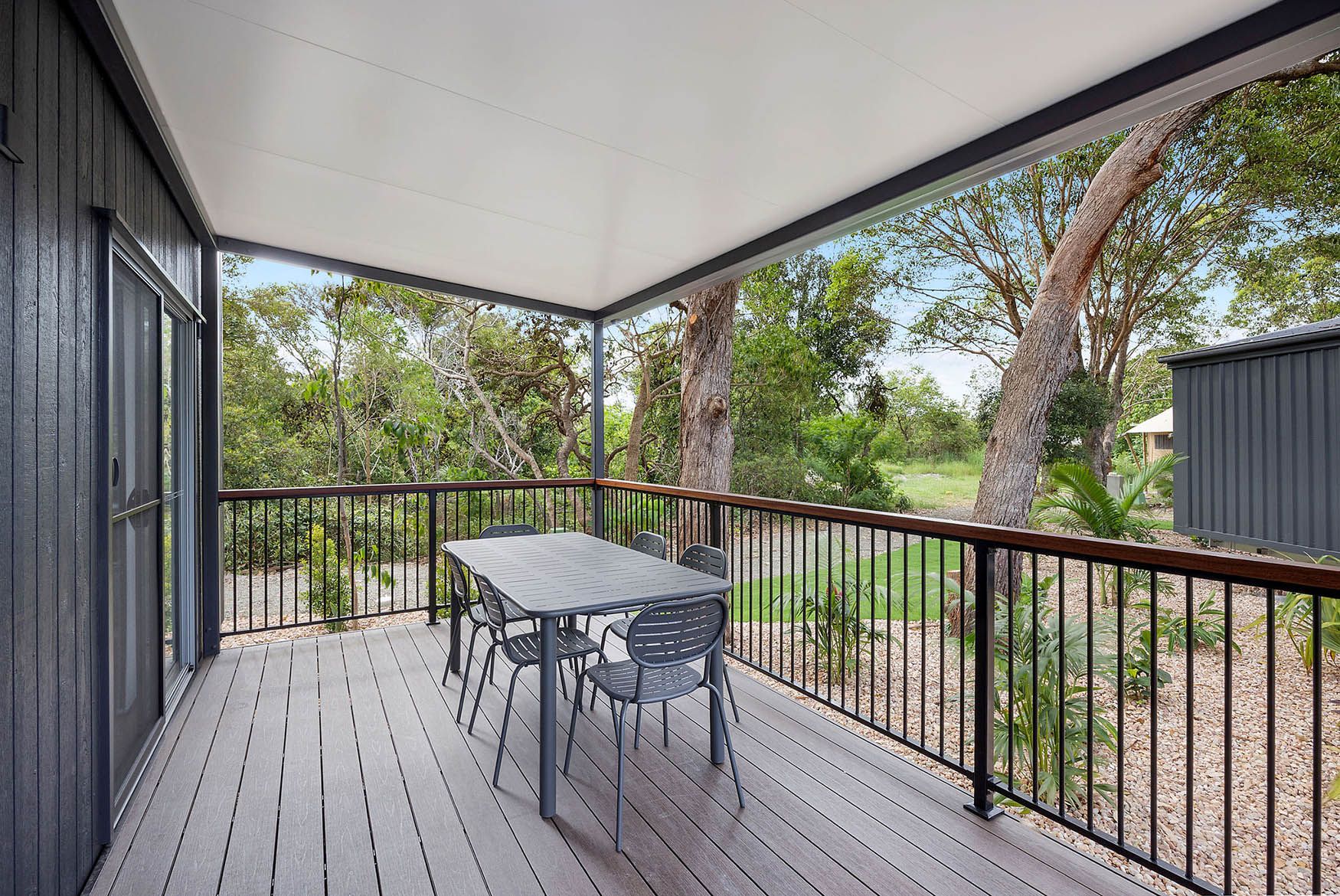 Lennox Head tiny home - sleeps 2 - verandah