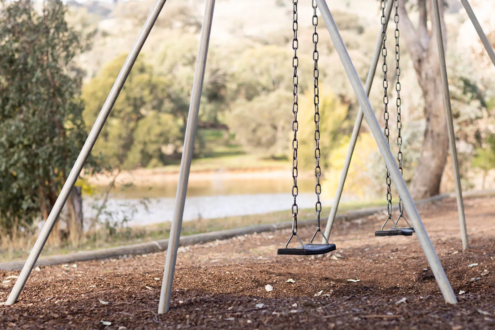 Grabine Lakeside - Swing Set