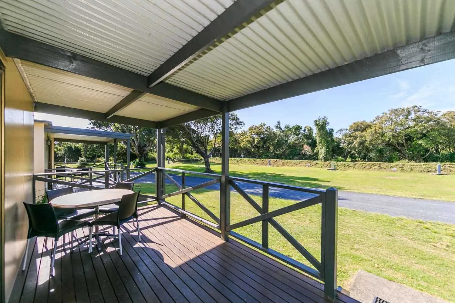 Lennox Head - Deluxe Cabin - Sleep 4 - Dog Friendl