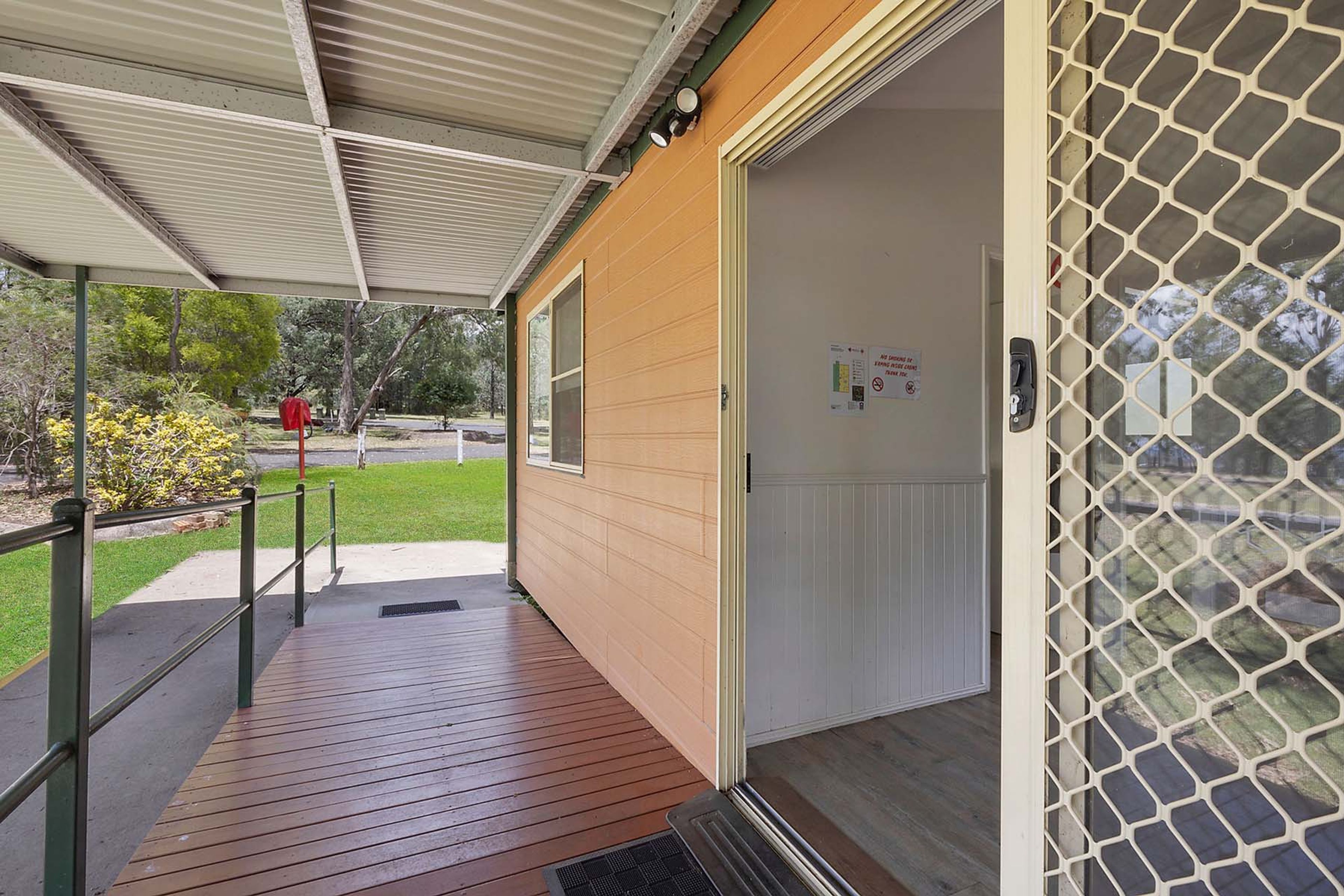Copeton Waters - Deluxe Cabin Sleeps 6 - Accessibl