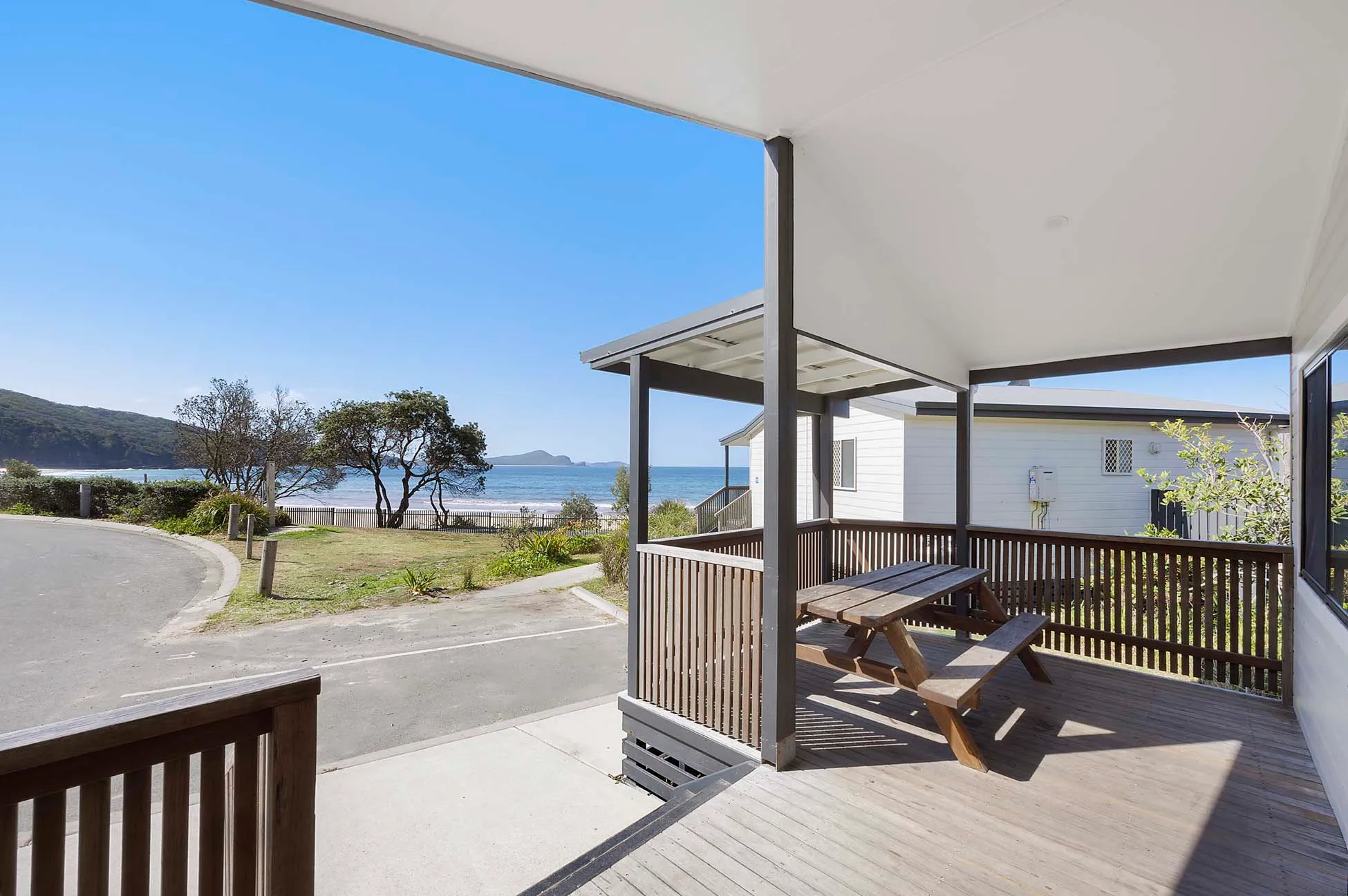 Seal Rocks - Deluxe Cabin - Sleeps 5 - Verandah