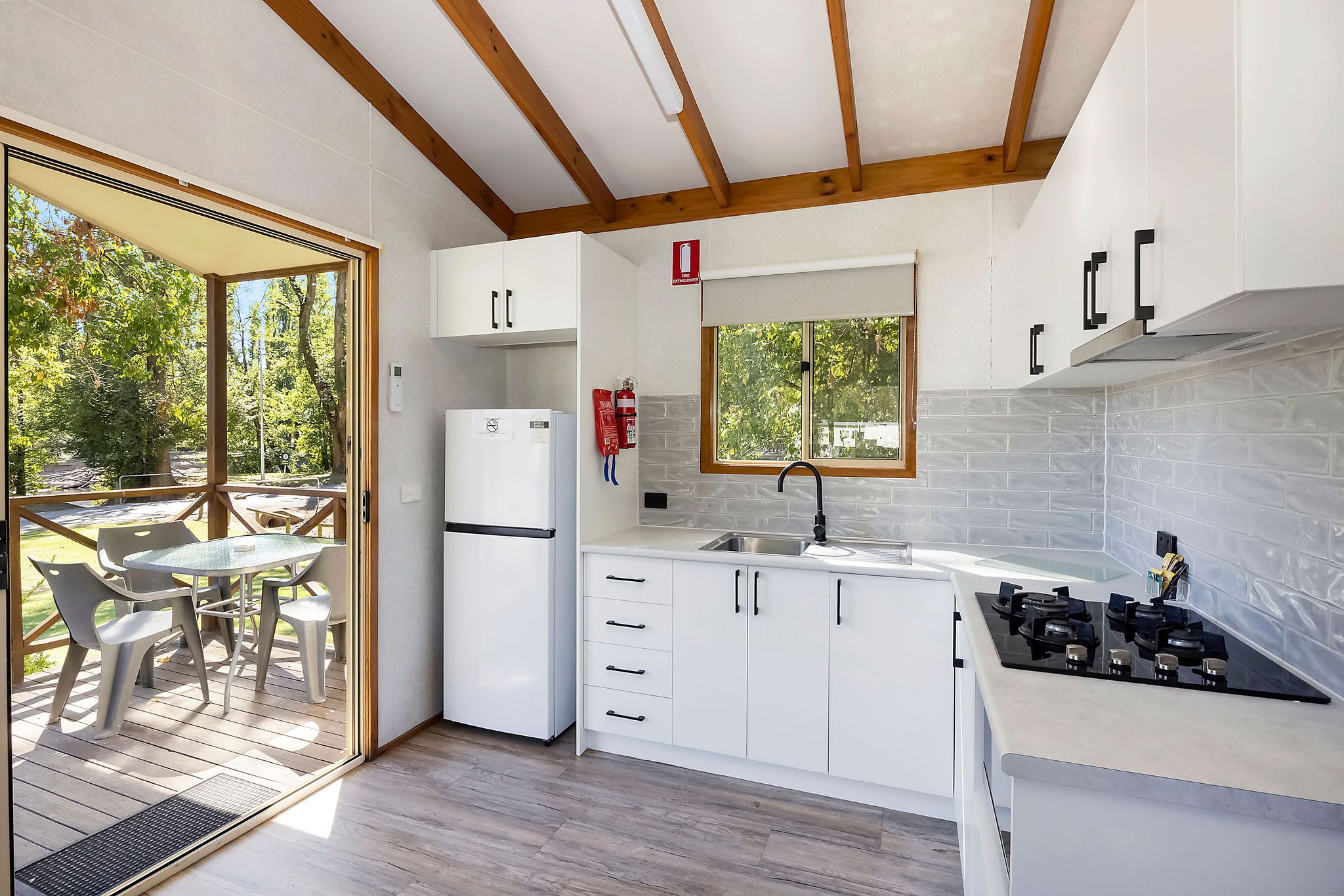 Tumut Deluxe Cabin - Sleeps 4 - Lifestyle - Kitchen