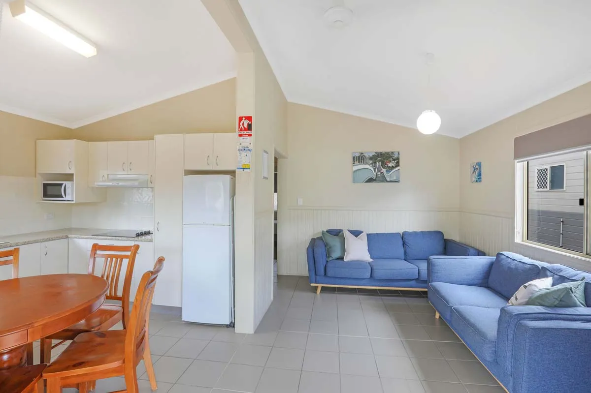 Tuncurry - Deluxe Cabin - Sleeps 5 - Dog Friendly 