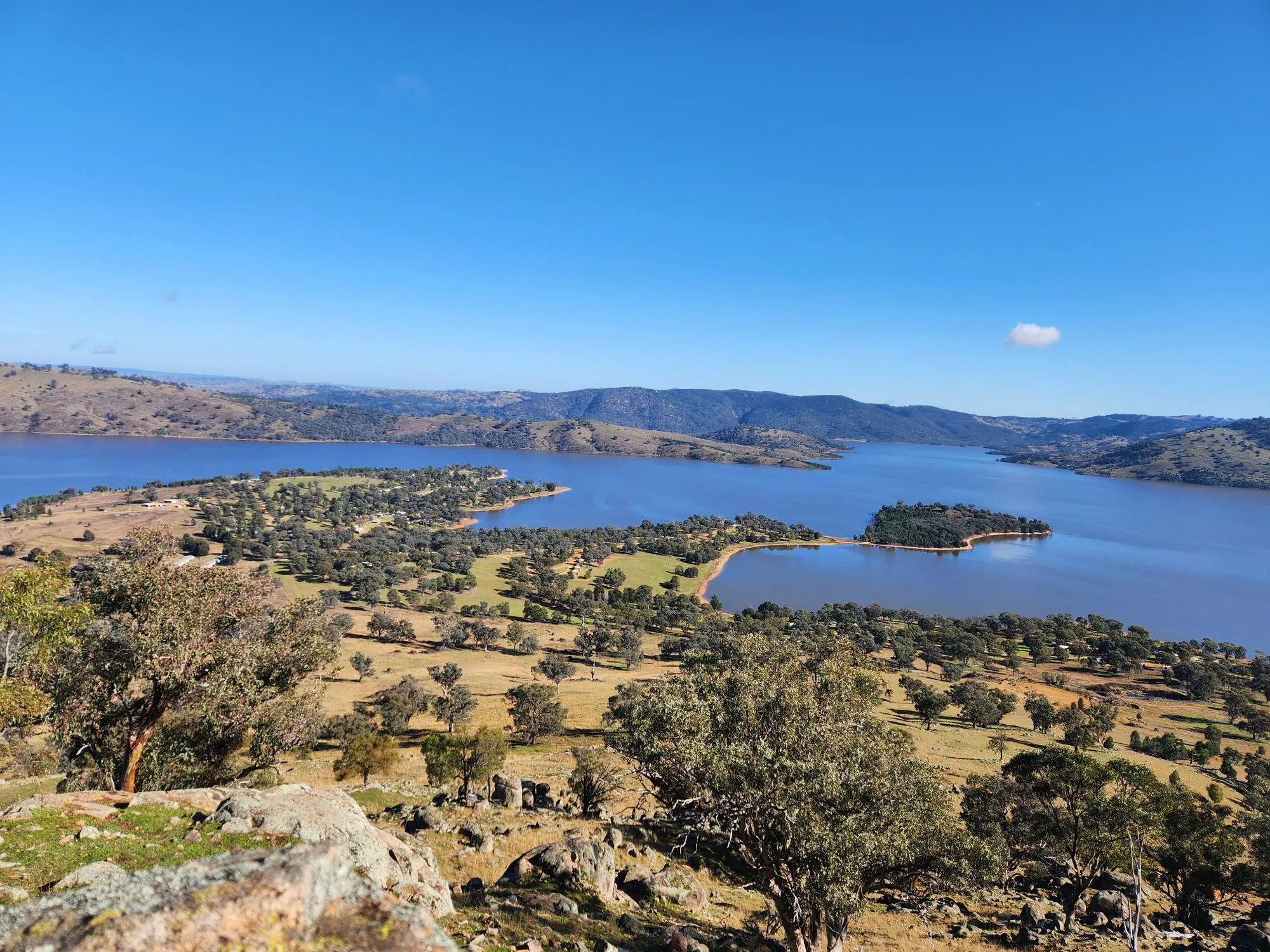 Decca Hiking Trail - Grabine Lakeside