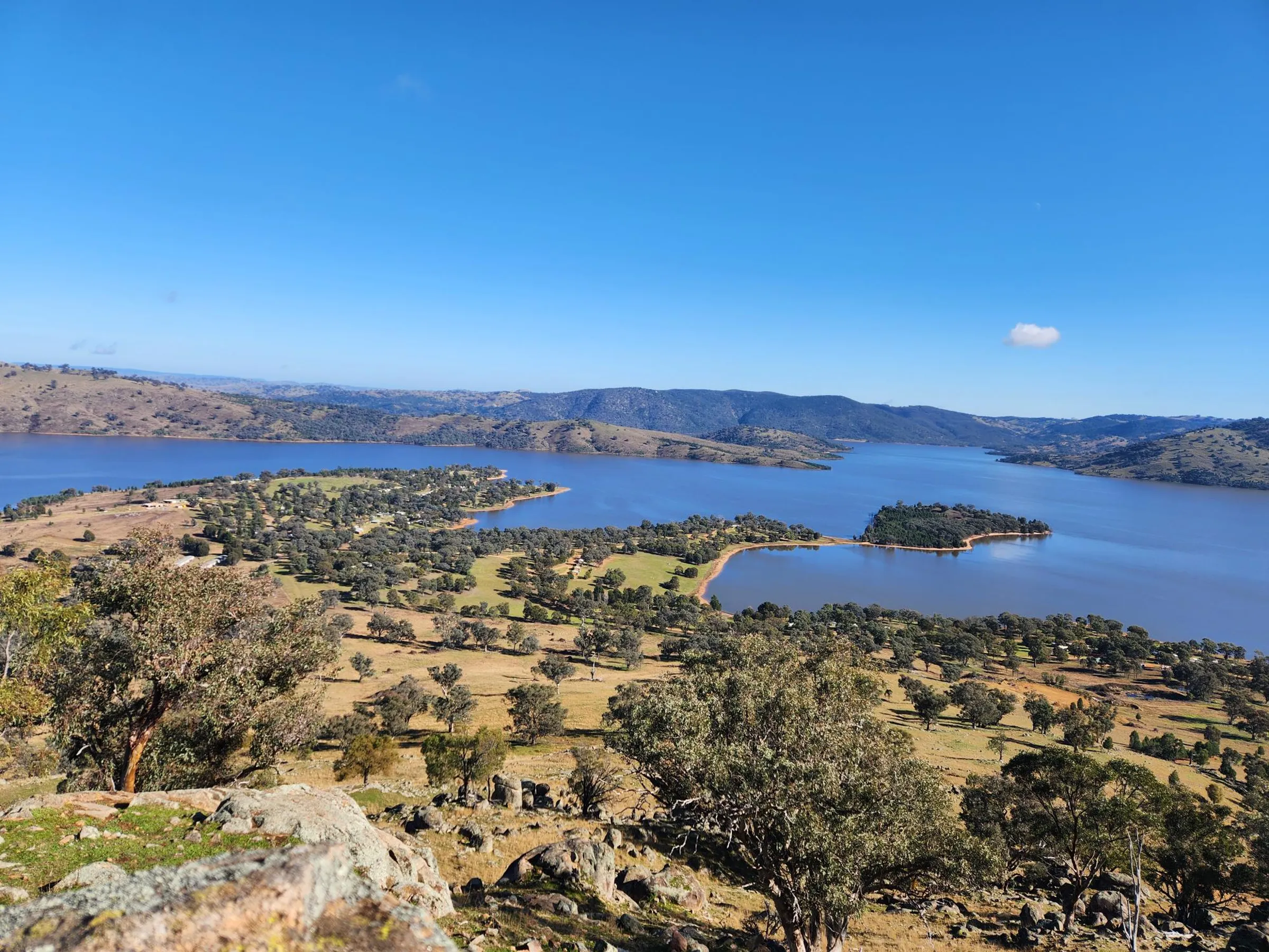 Decca Hiking Trail - Grabine Lakeside
