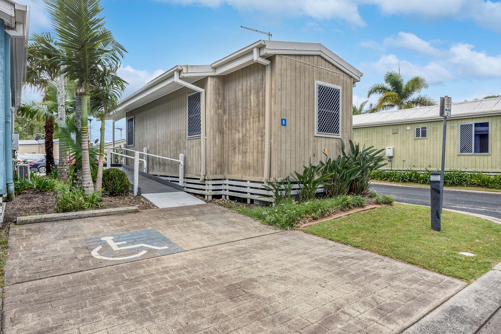 Massy Geene - Deluxe Cabin - Sleeps 2 - Accessible