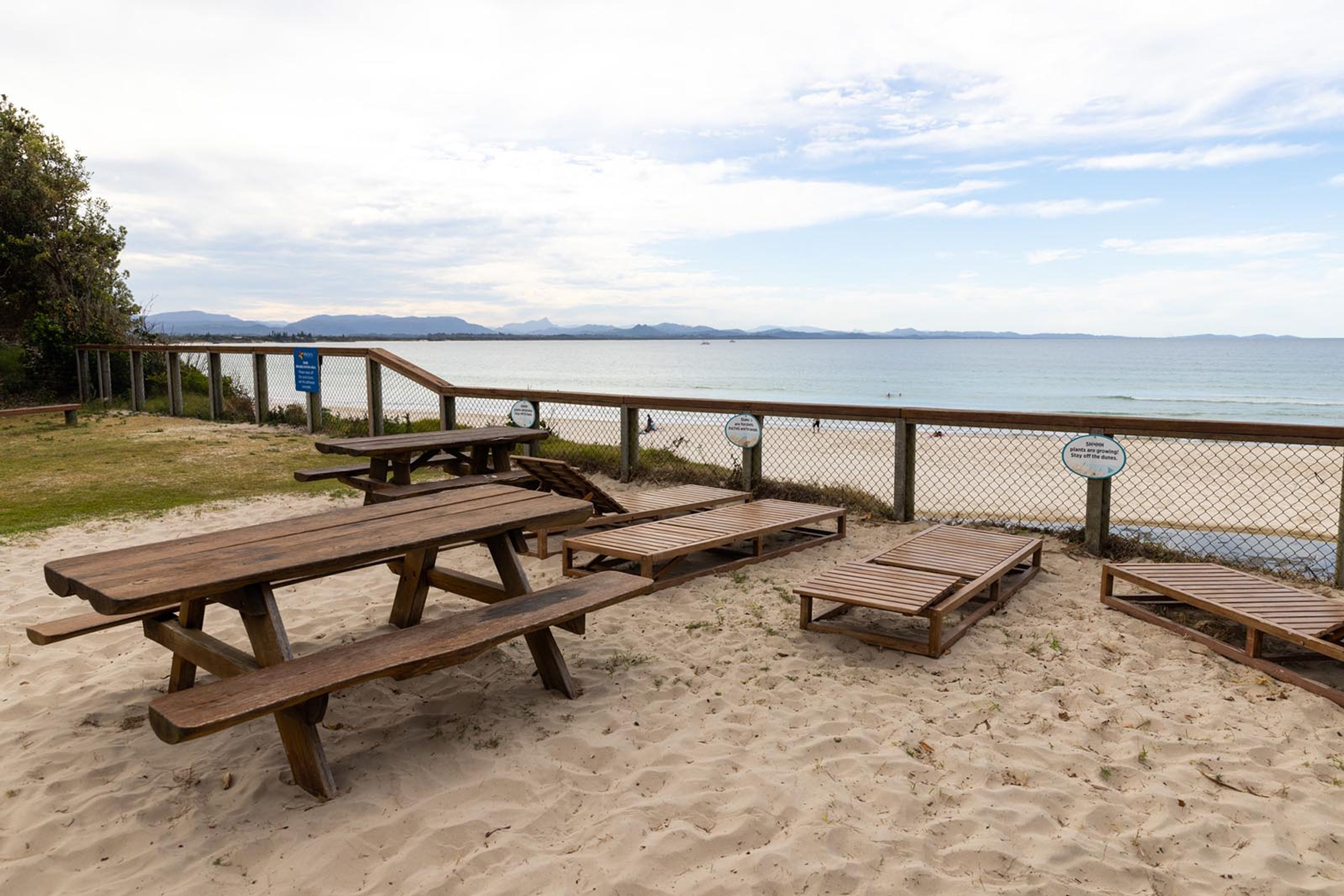 Byron Bay Premium Ensuite Site - picnic tables