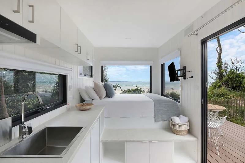 Byron Bay premium tiny home - kitchen