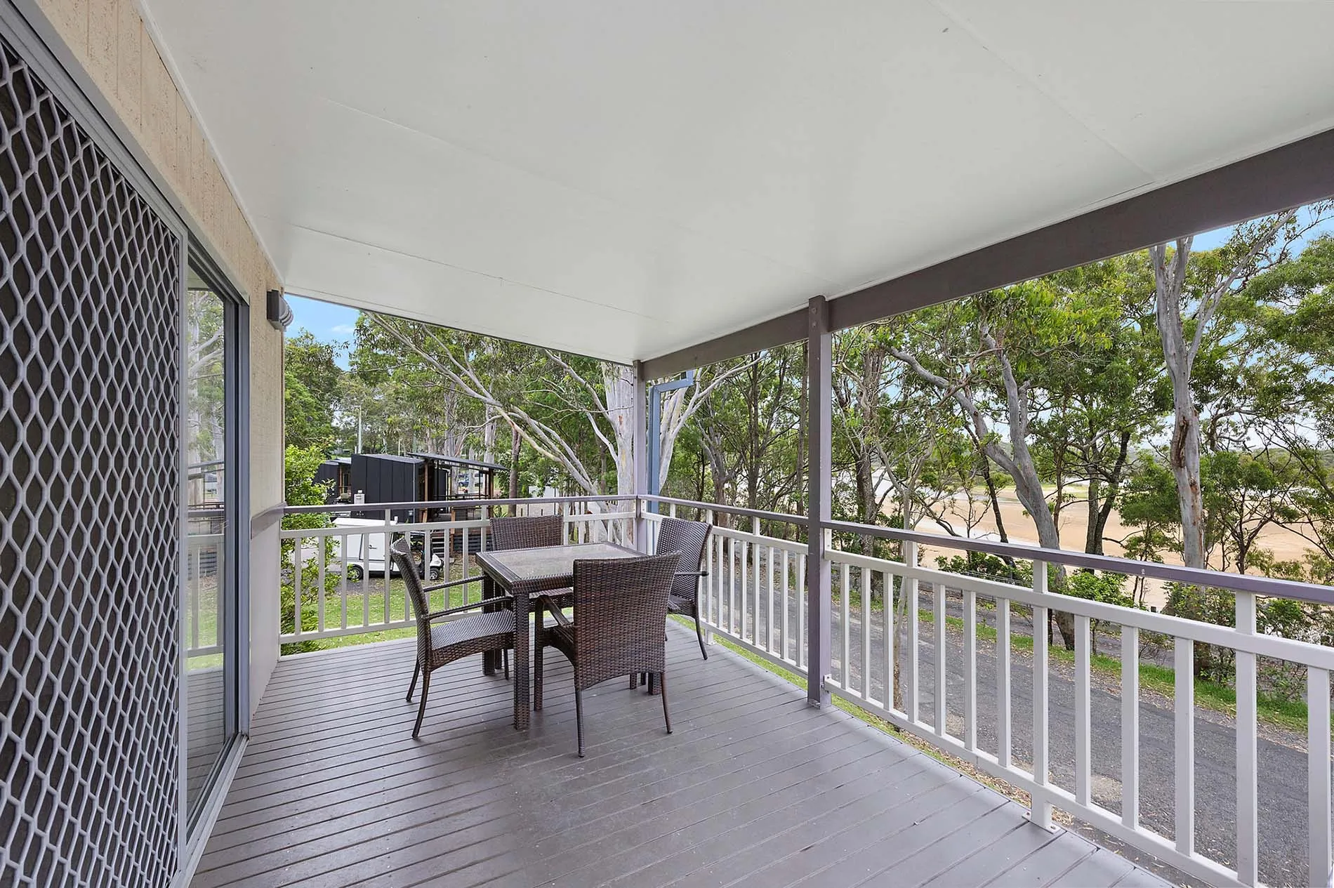 Moonee Beach - Premium Cabin - Sleeps 4 - Dog Frie