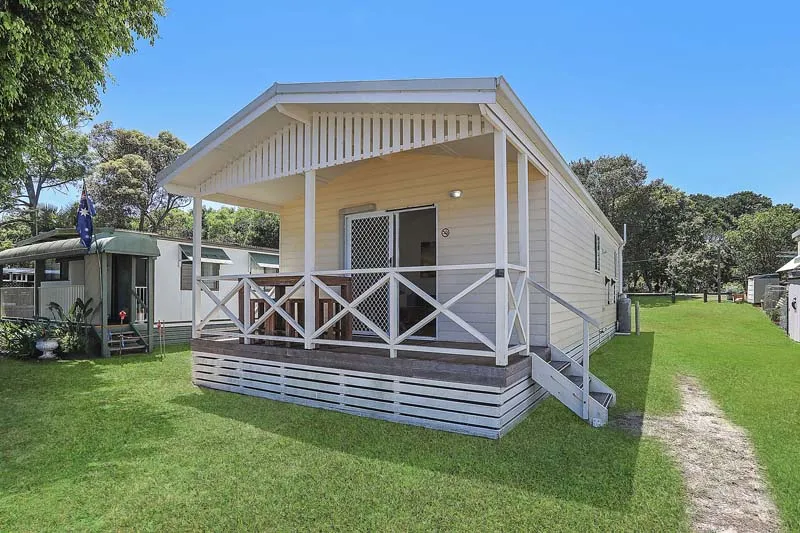 Mylestom - Deluxe Cabin - Sleeps 5 - Exterior