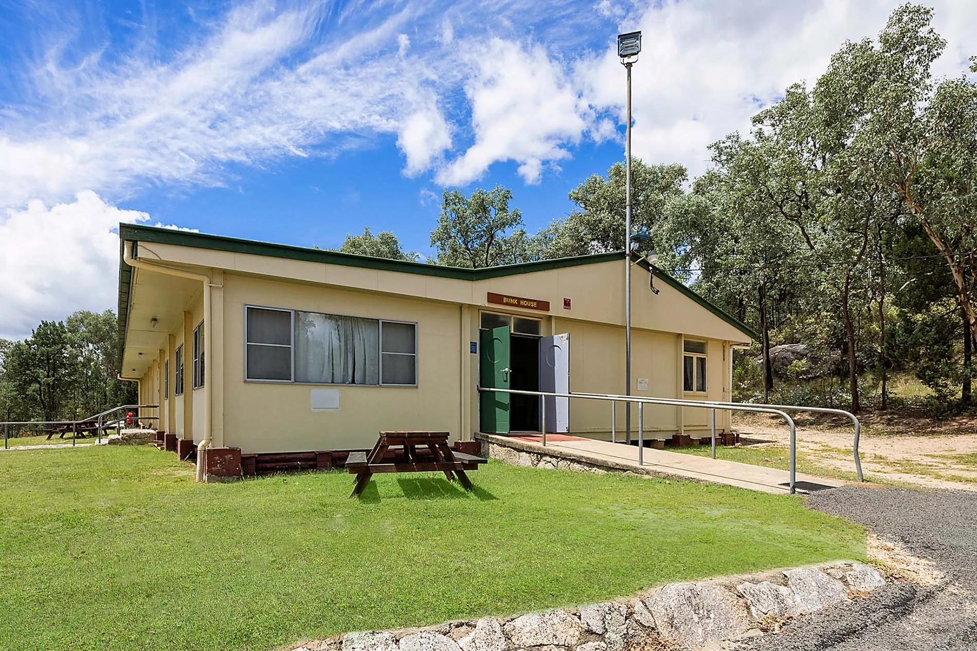 Copeton Waters - Bunkhouse - Sleeps 46 - Exterior