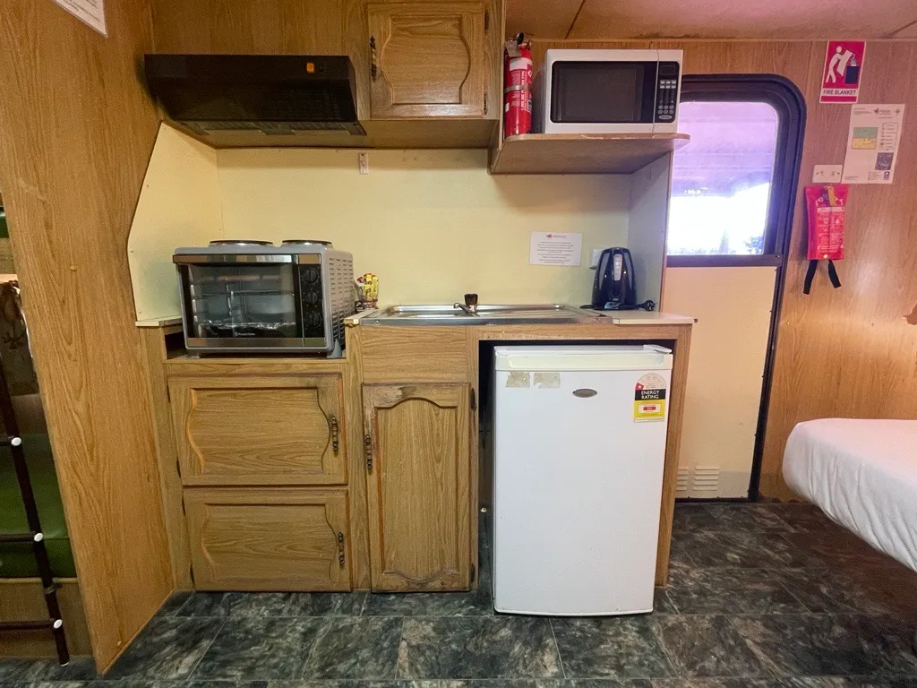 Copeton Economy Van sleeps 6 dog friendly - kitchenette