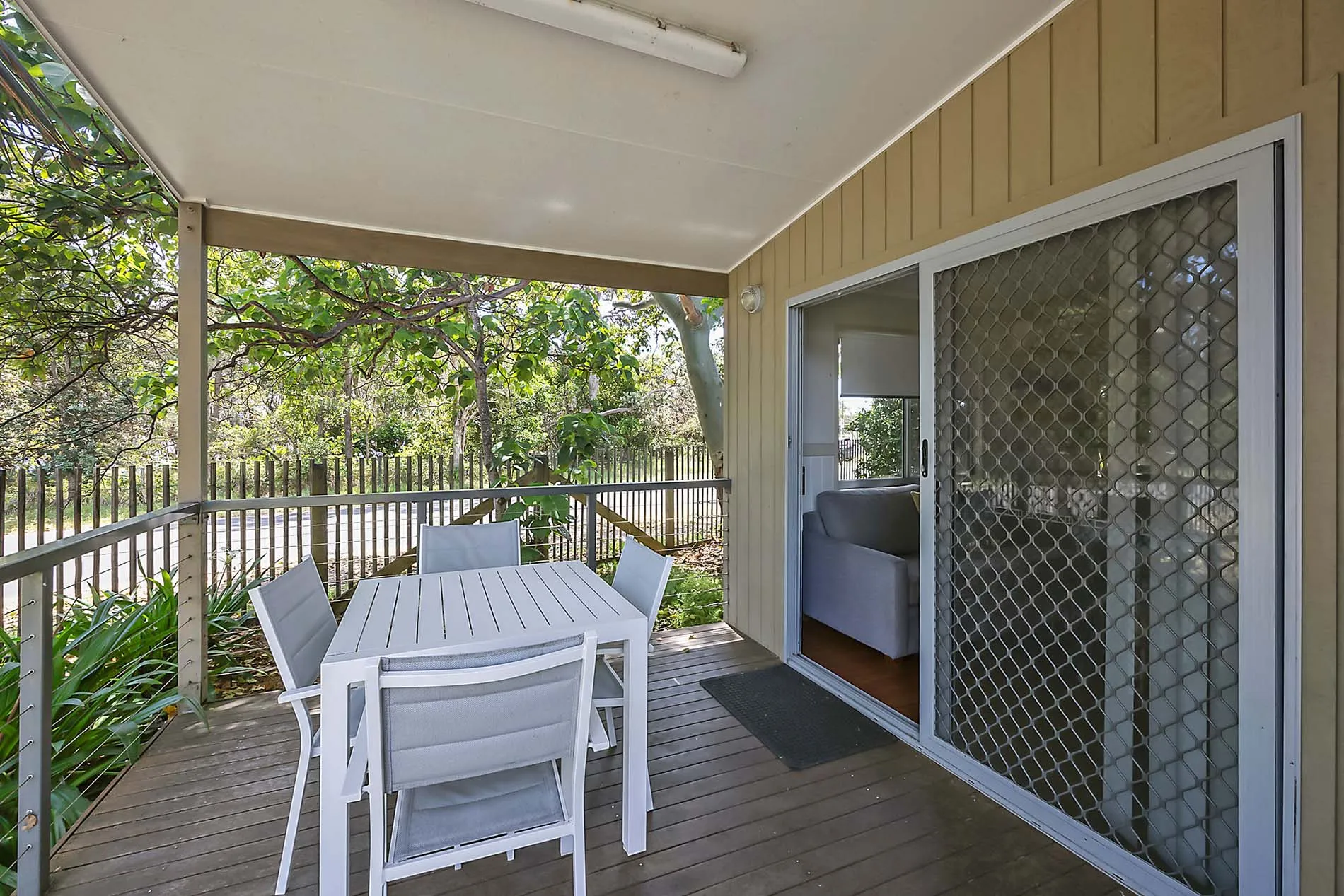 Lennox Head - Deluxe Cabin - Sleep 6 - Dog Friendl