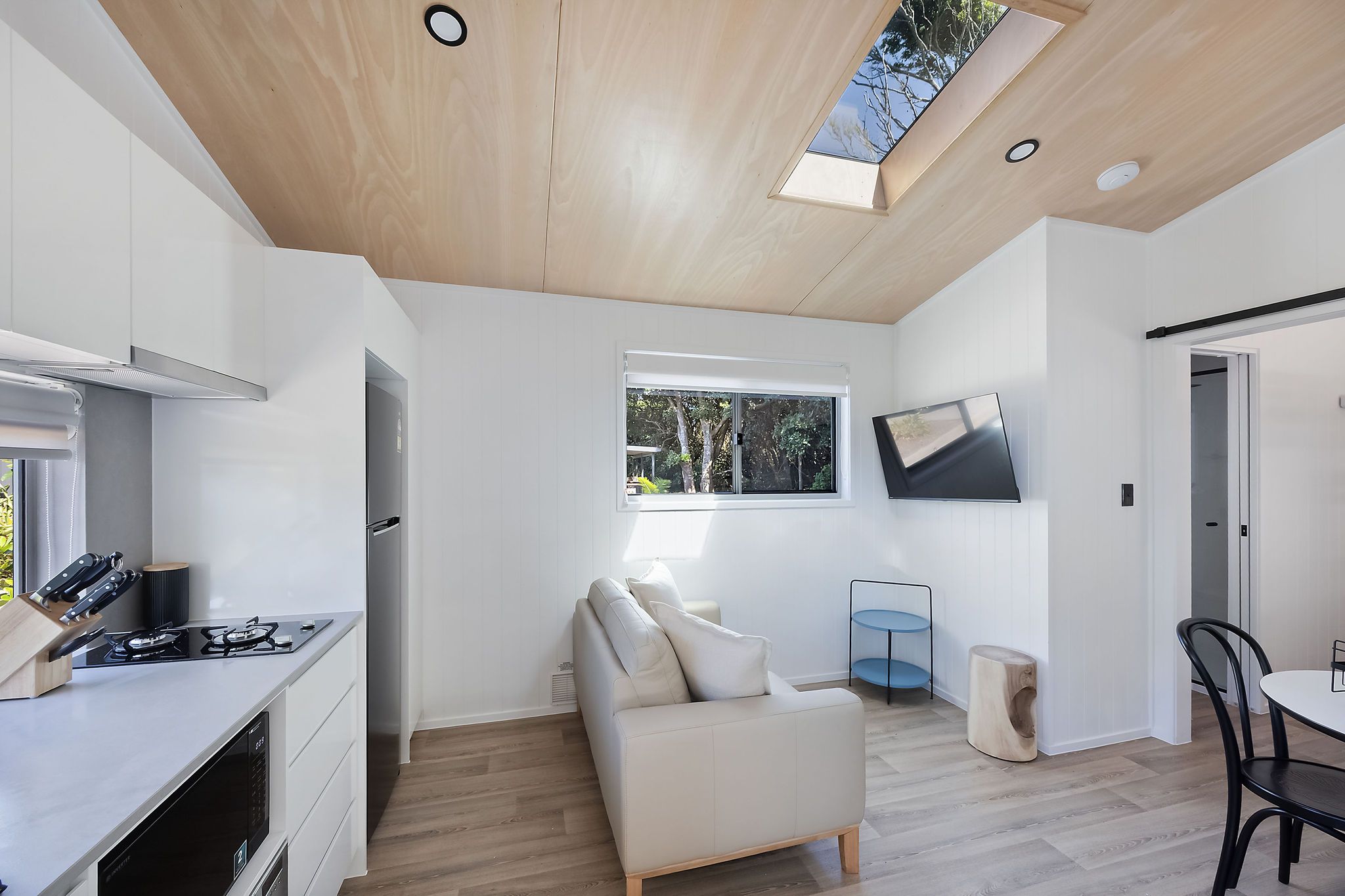 Scotts Head - Premium Tiny Home - Sleeps 4 - open plan living