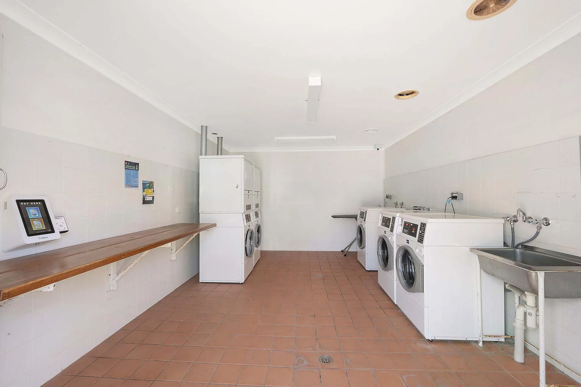 Tuncurry - Laundry