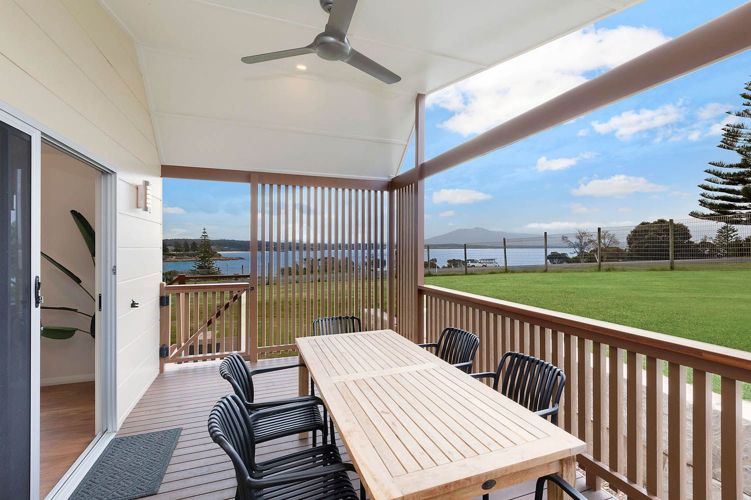 Bermagui premium ocean view cabin