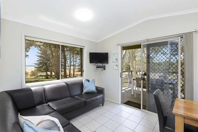 Moonee Beach - Superior Cabin - Sleeps 5 - Dog Fri