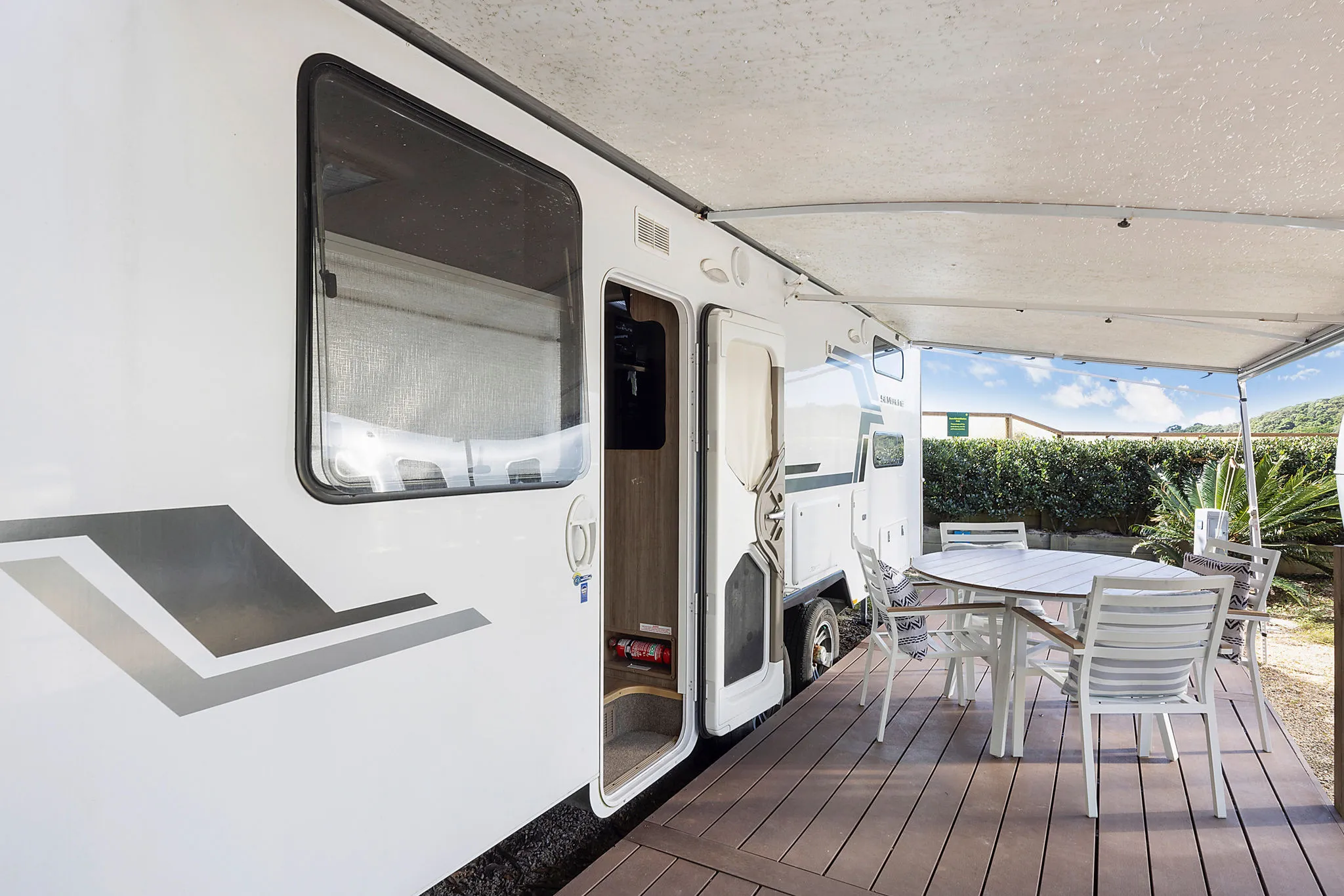 Jayco Silverline sleeps 4 - deck