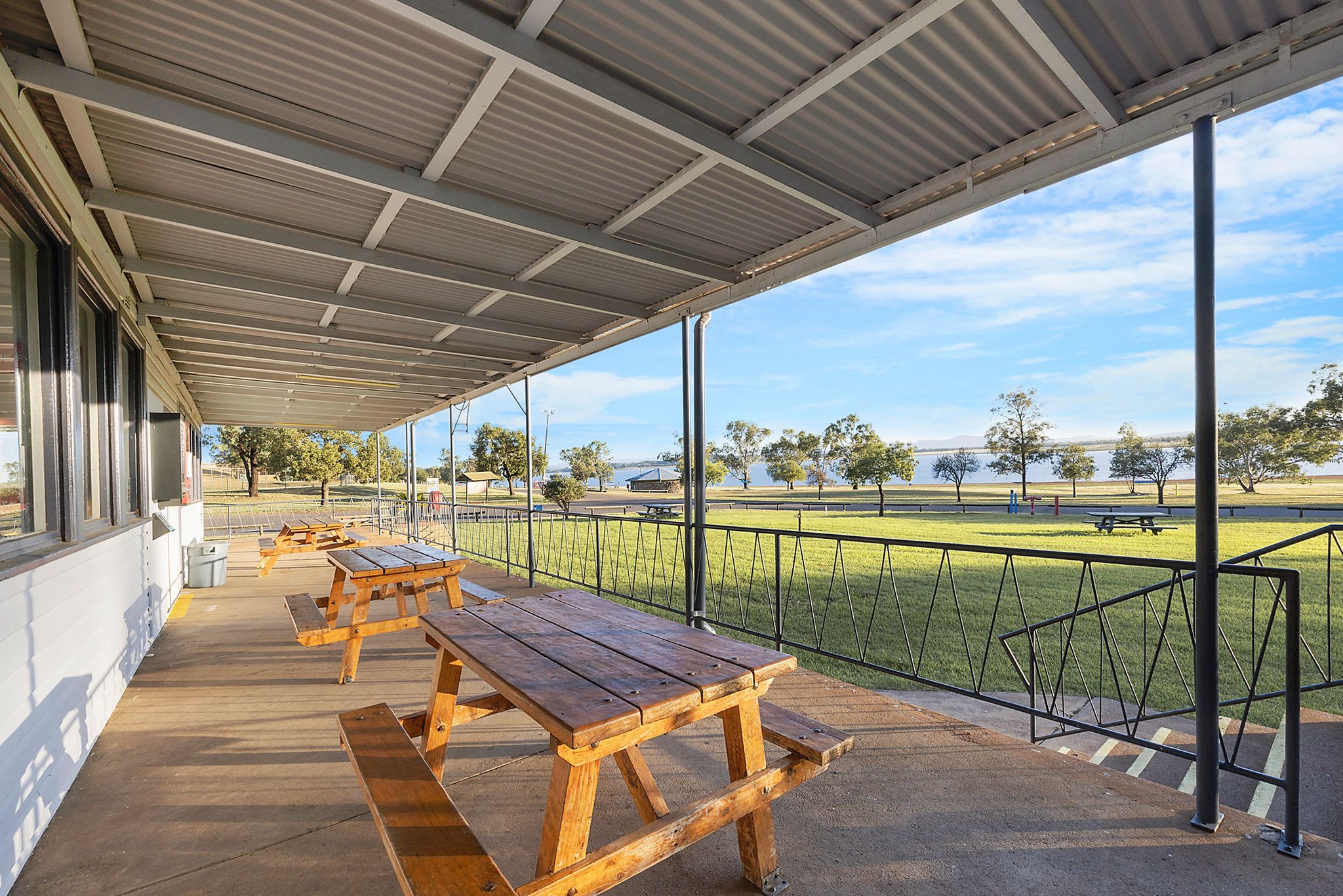 Lake Keepit - canteen exterior