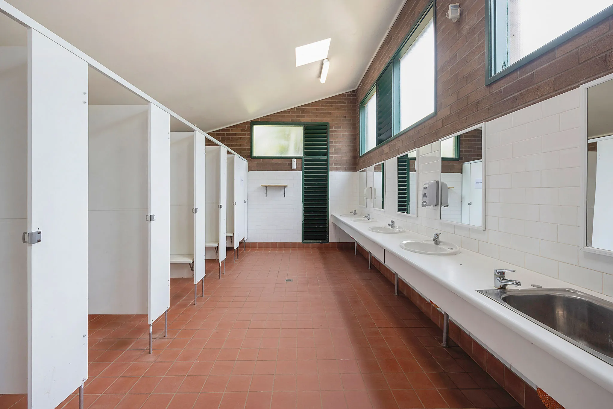 Lake Glenbawn bathrooms