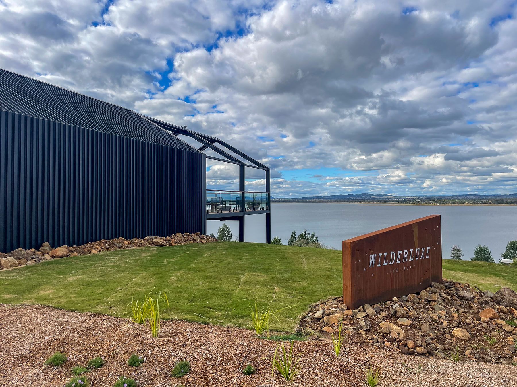 Wilderluxe - view of Gilay Lounge over the water - corporate retreats