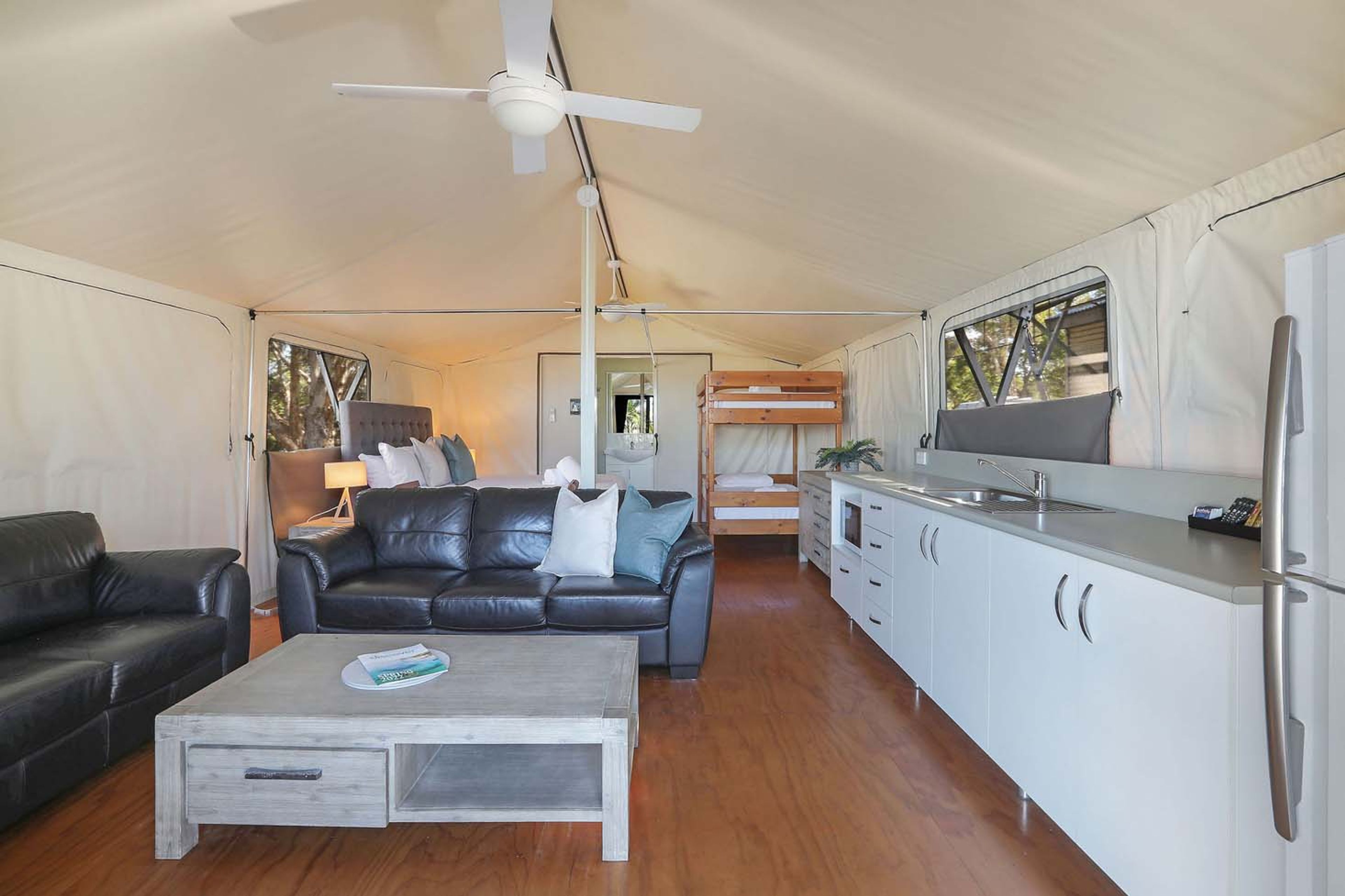 Bonny Hills Deluxe Beach Tent - sleeps 4 living ro