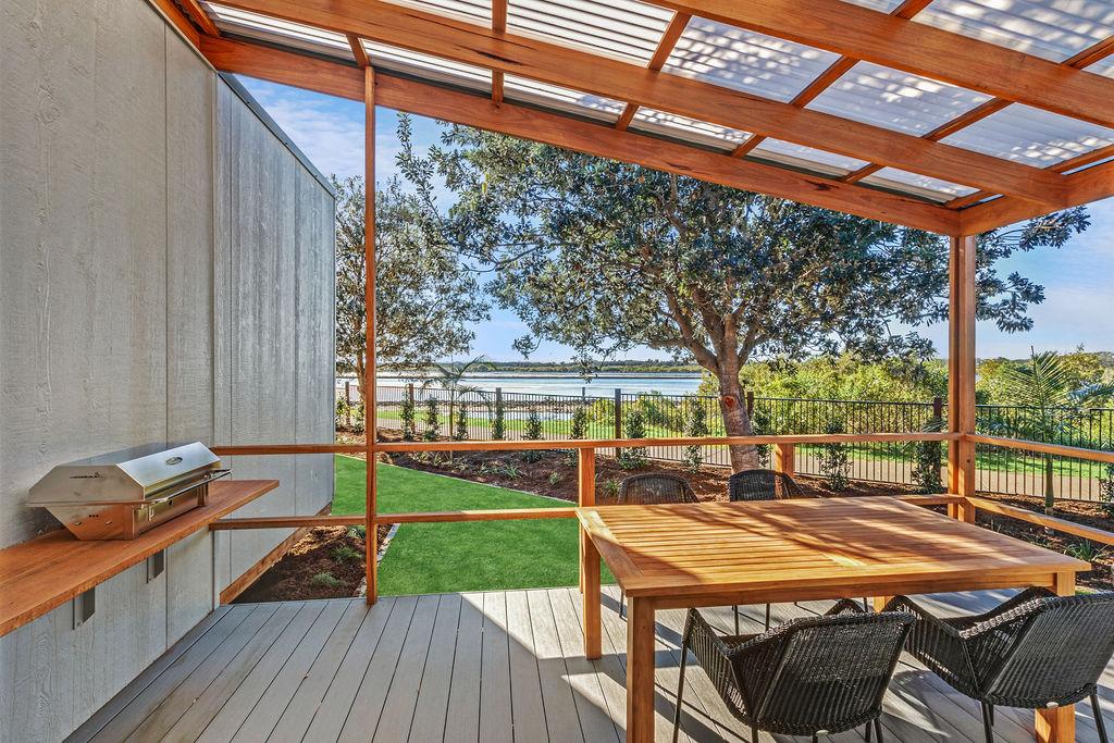 Urunga - Premium Cabin - Sleeps 4 - Verandah
