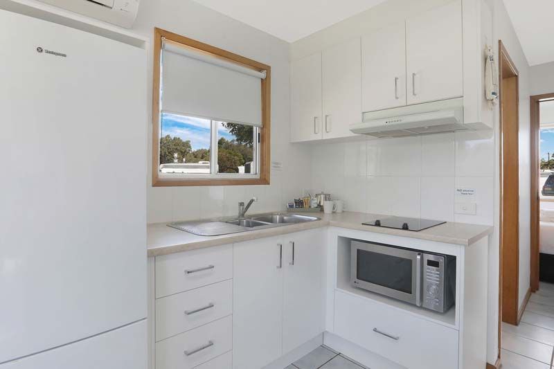 North Haven - Standard Cabin - Sleep 4  - Dog Frie