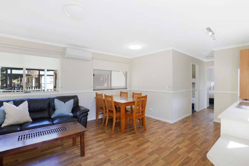 North Haven - Deluxe Cabin - Sleep 5  - Dining