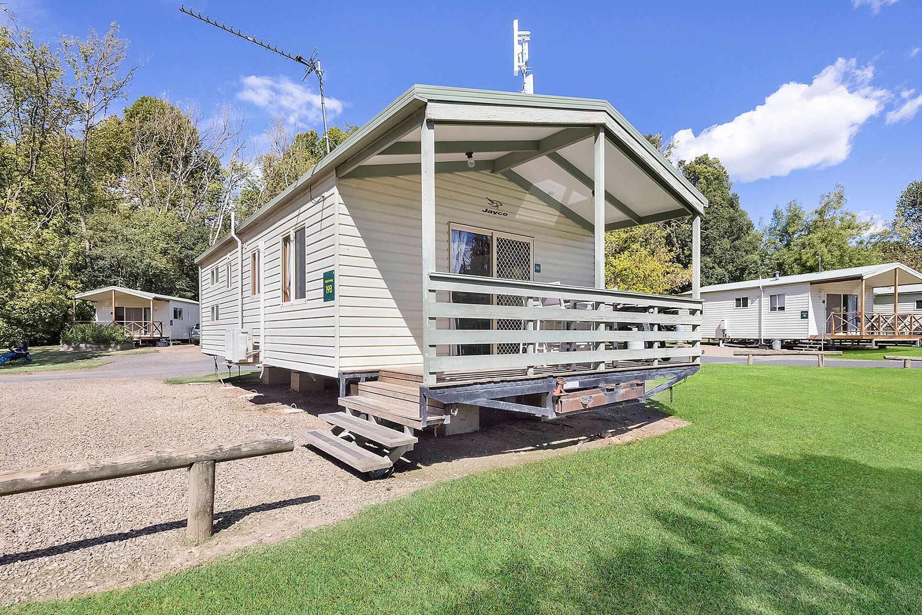 Tumut Deluxe Cabin - Sleeps 6 - exterior