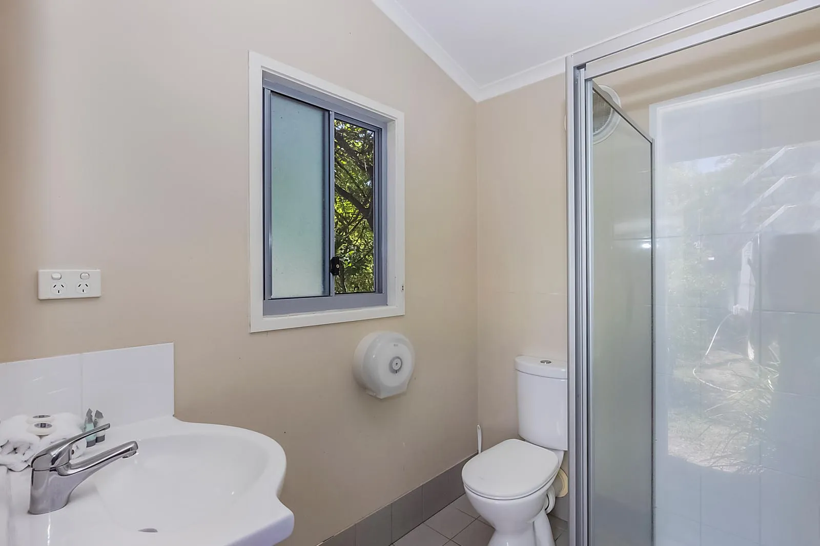 Byron Bay Premium Ensuite Site - ensuite bathroom