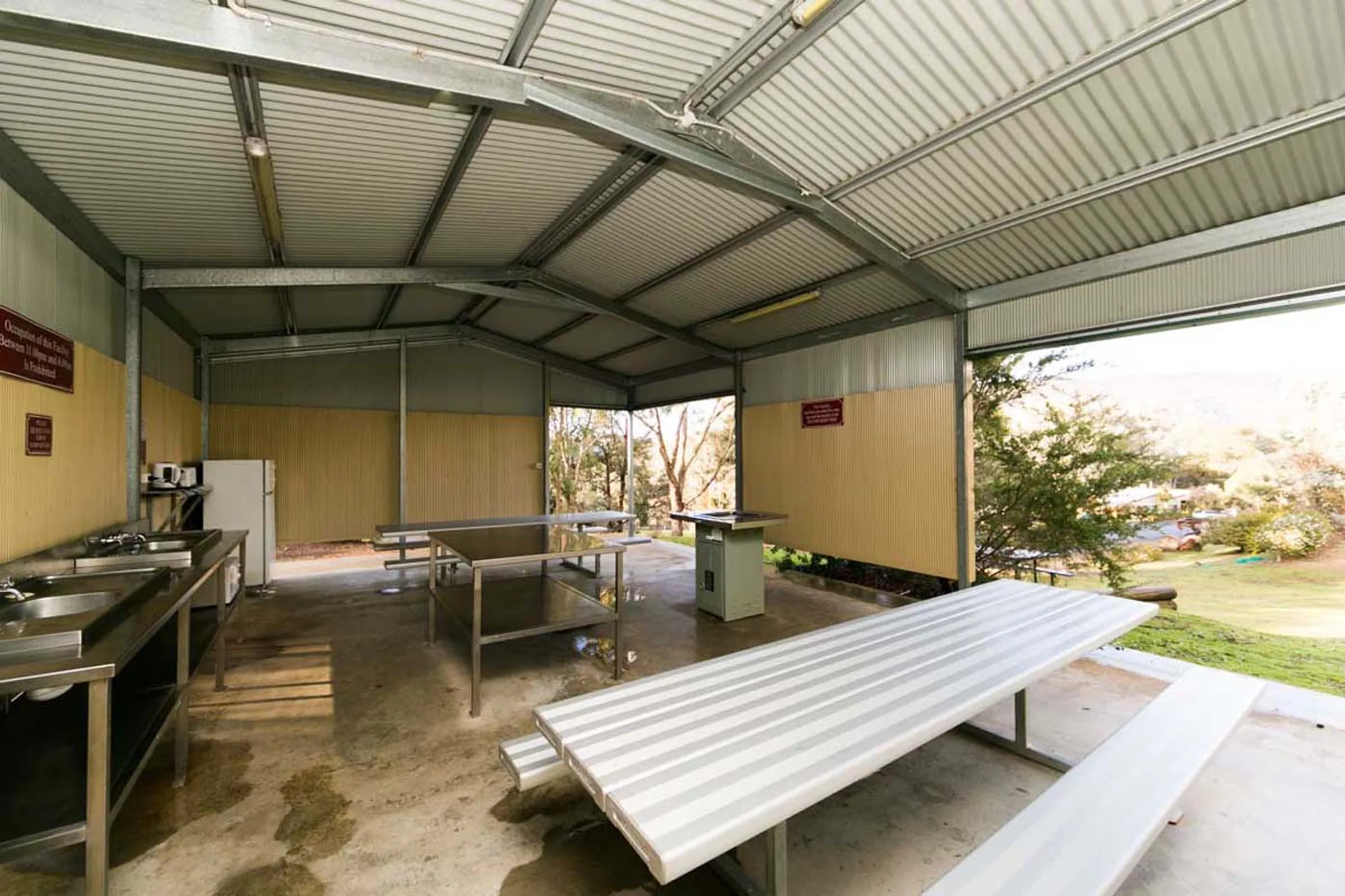Burrinjuck Waters camp kitchen