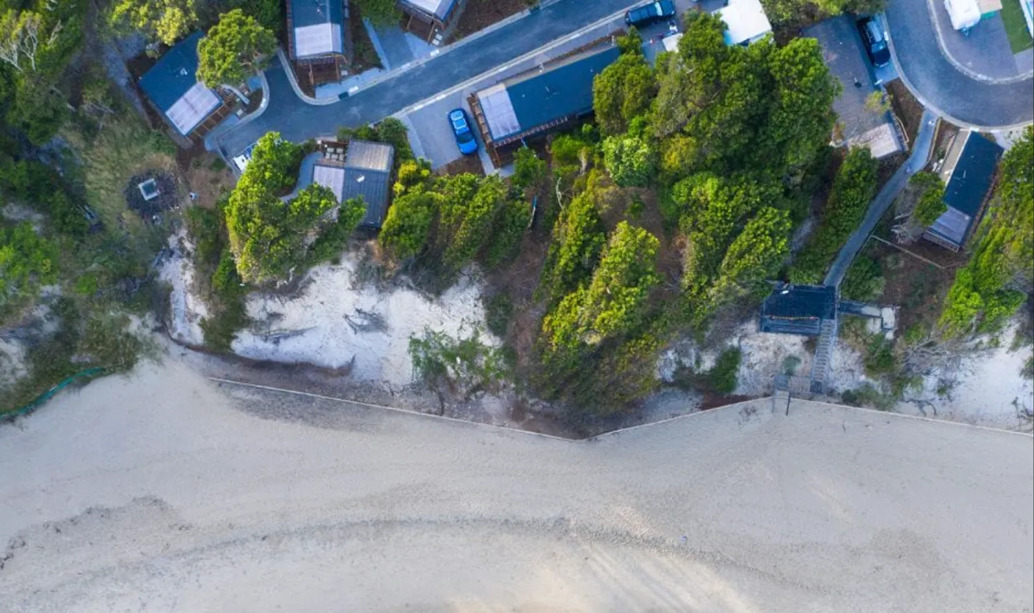 Reflections Holidays Byron Bay holiday & caravan park aerial photo looking down on clarkes beach