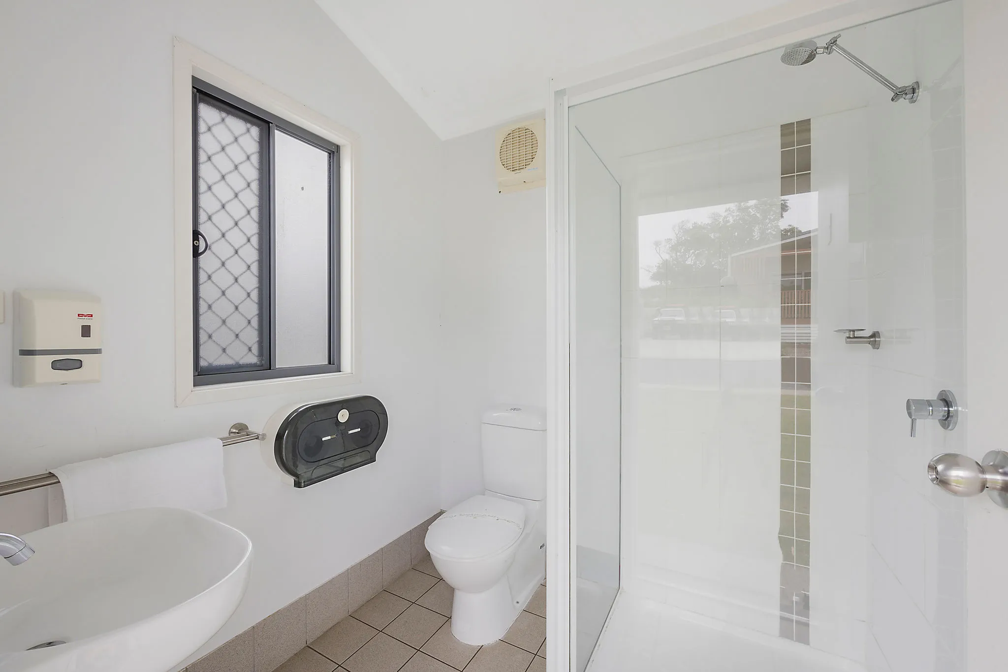 Bermagui Ensuite Bathroom