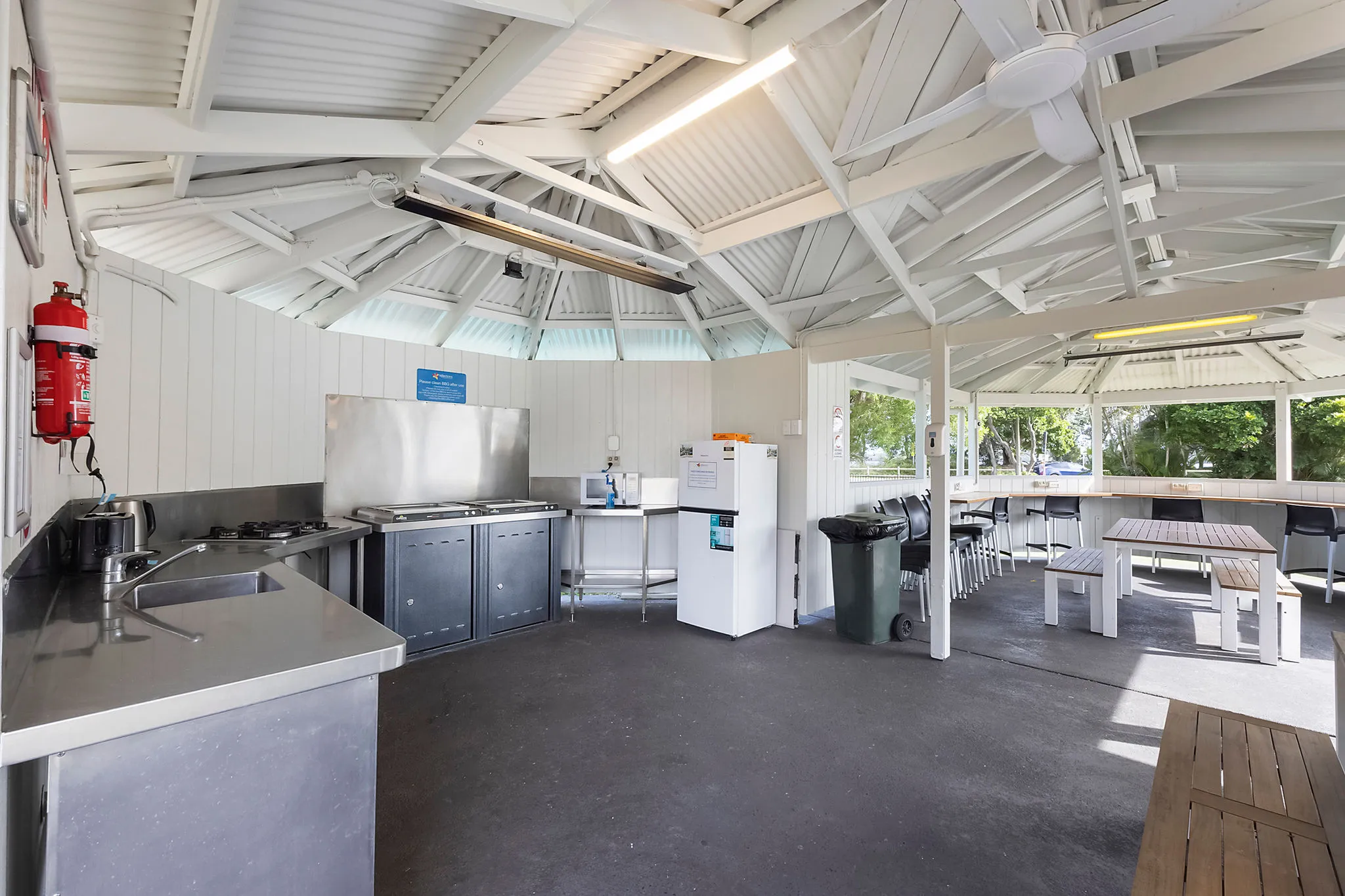 Reflections Ballina - Camp Kitchen