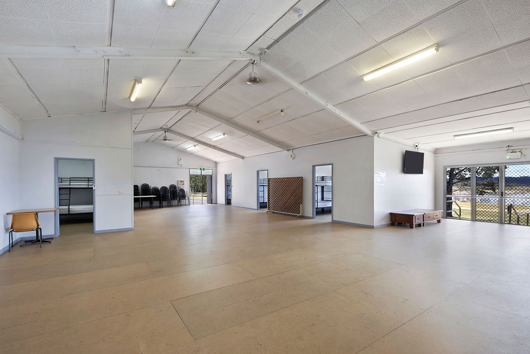 Copeton Waters - Bunkhouse - Sleeps 46 - Hallway