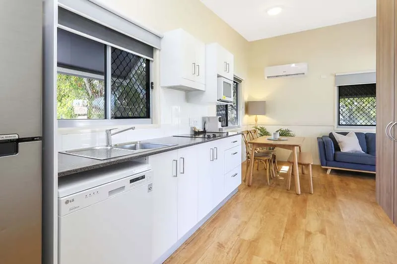 Lennox Head - Deluxe Cabin - Sleep 4 - Kitchen