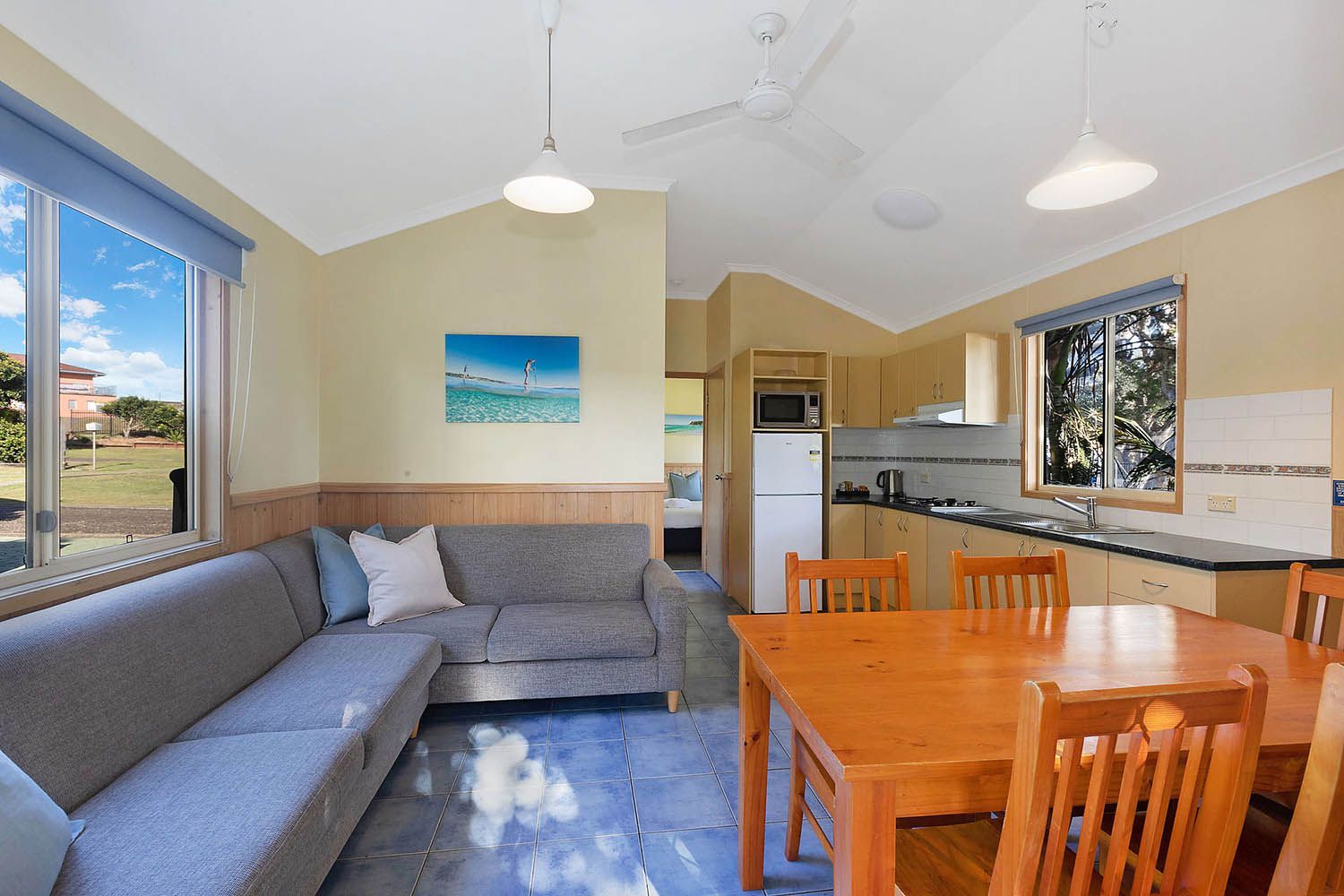Forster Beach - Standard Cabin - Sleeps 5 - Living